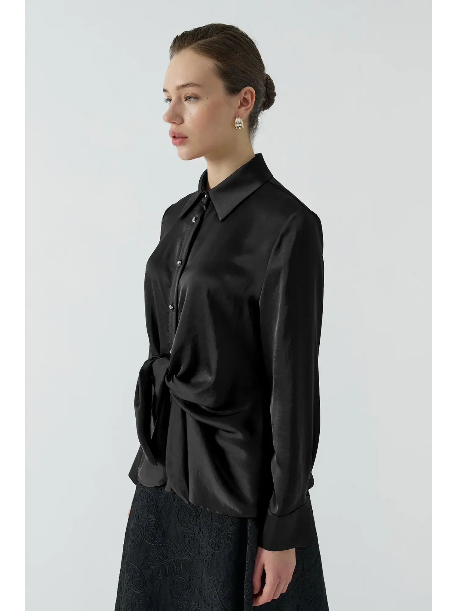 Clande Şık Saten Gömlek Güpürlü Etek Takım