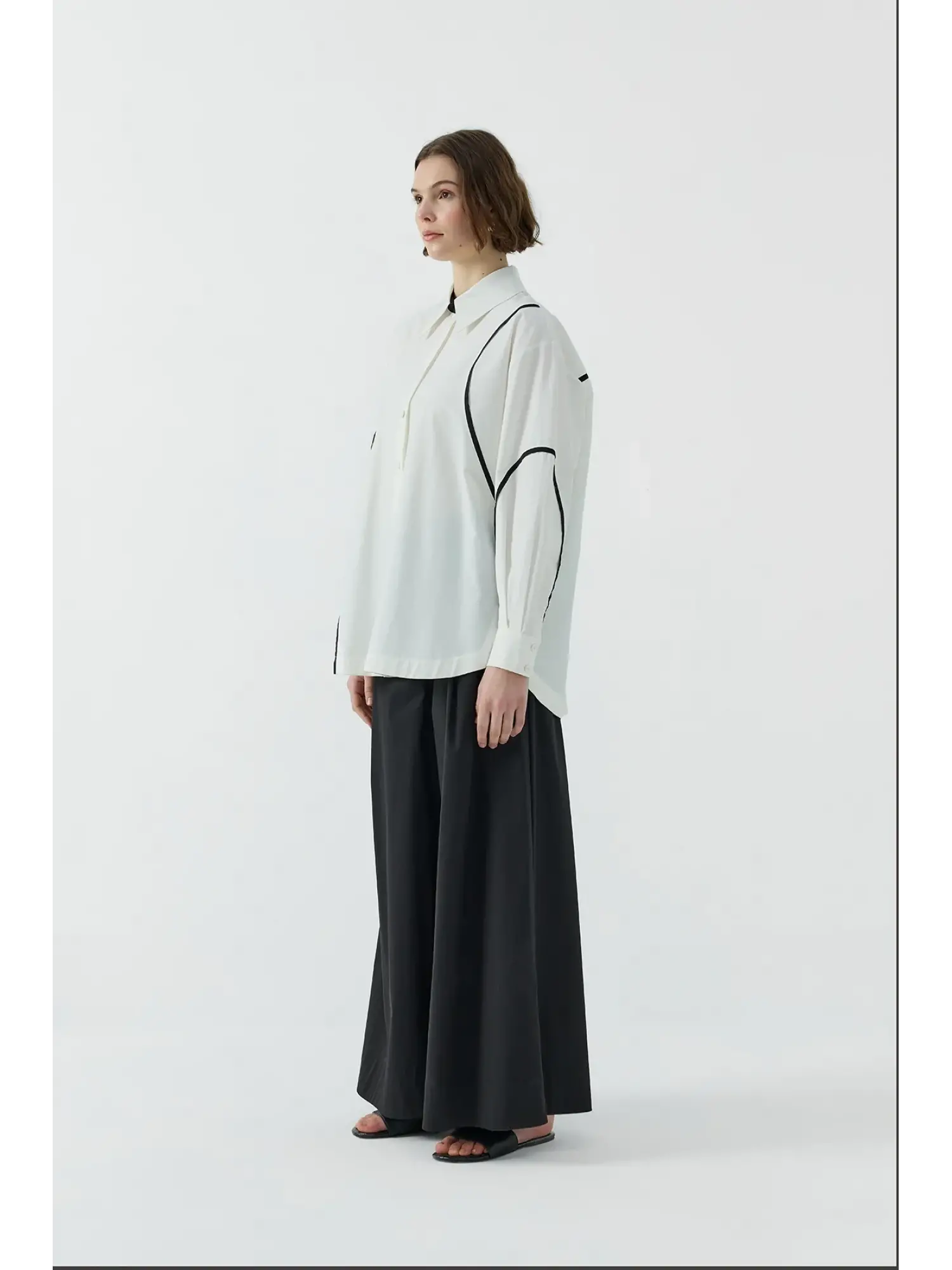 Clande Kontrast Biye Detaylı Poplin Gömlek