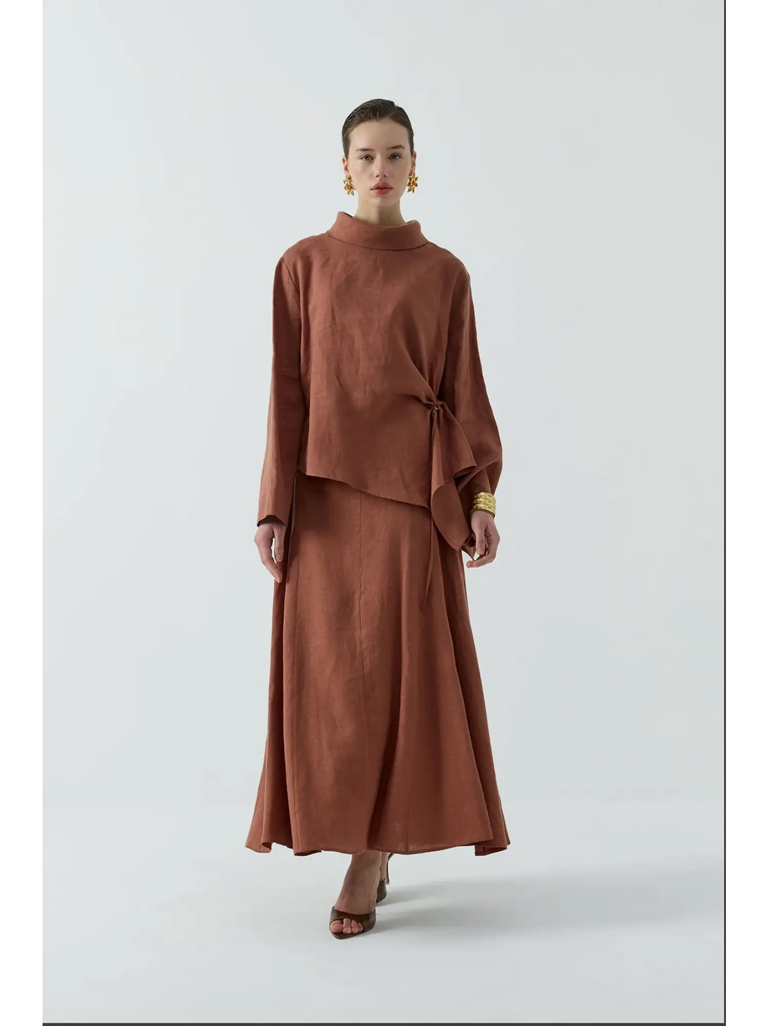 Clande Büzgü Detaylı Asimetrik Keten Etek Bluz Takım