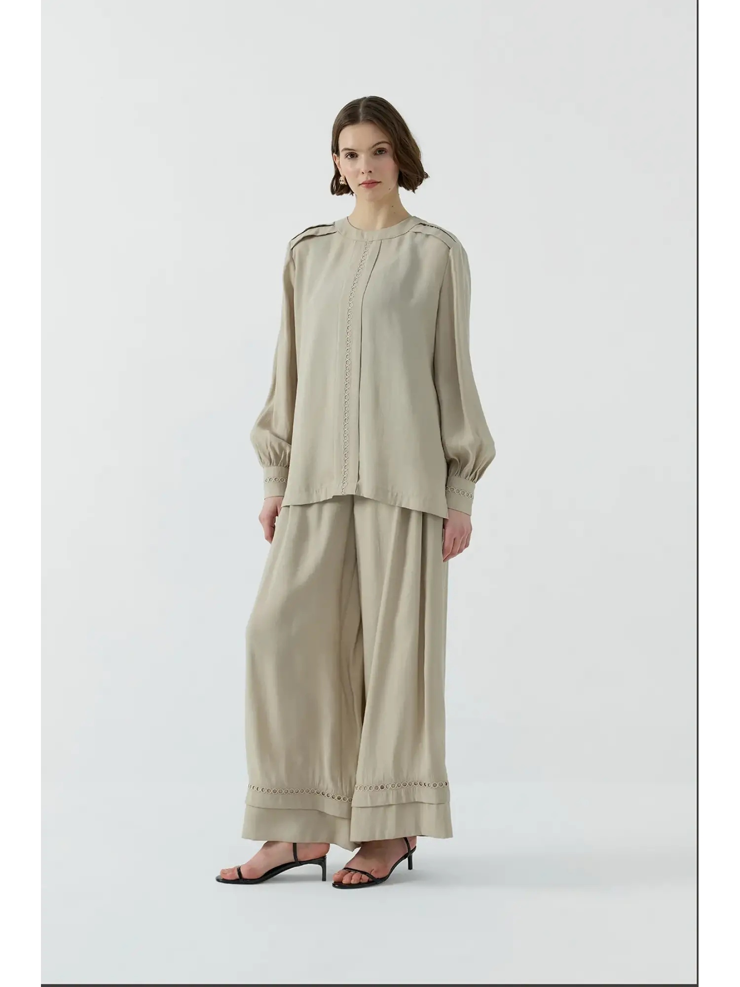 Clande Paçası ve Kolları Dokuma Detaylı Tunik Pantolon Takım