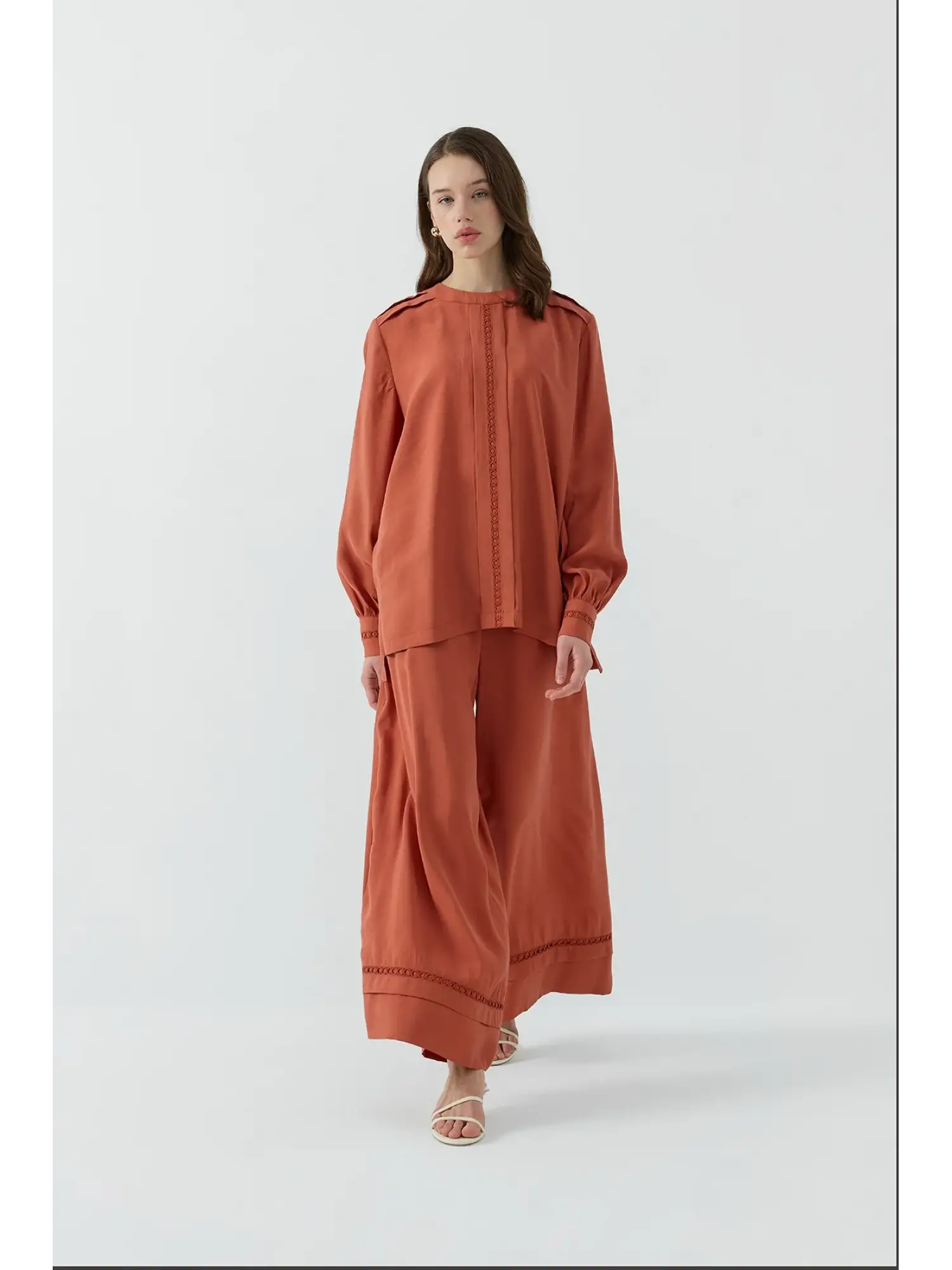 Clande Paçası ve Kolları Dokuma Detaylı Tunik Pantolon Takım