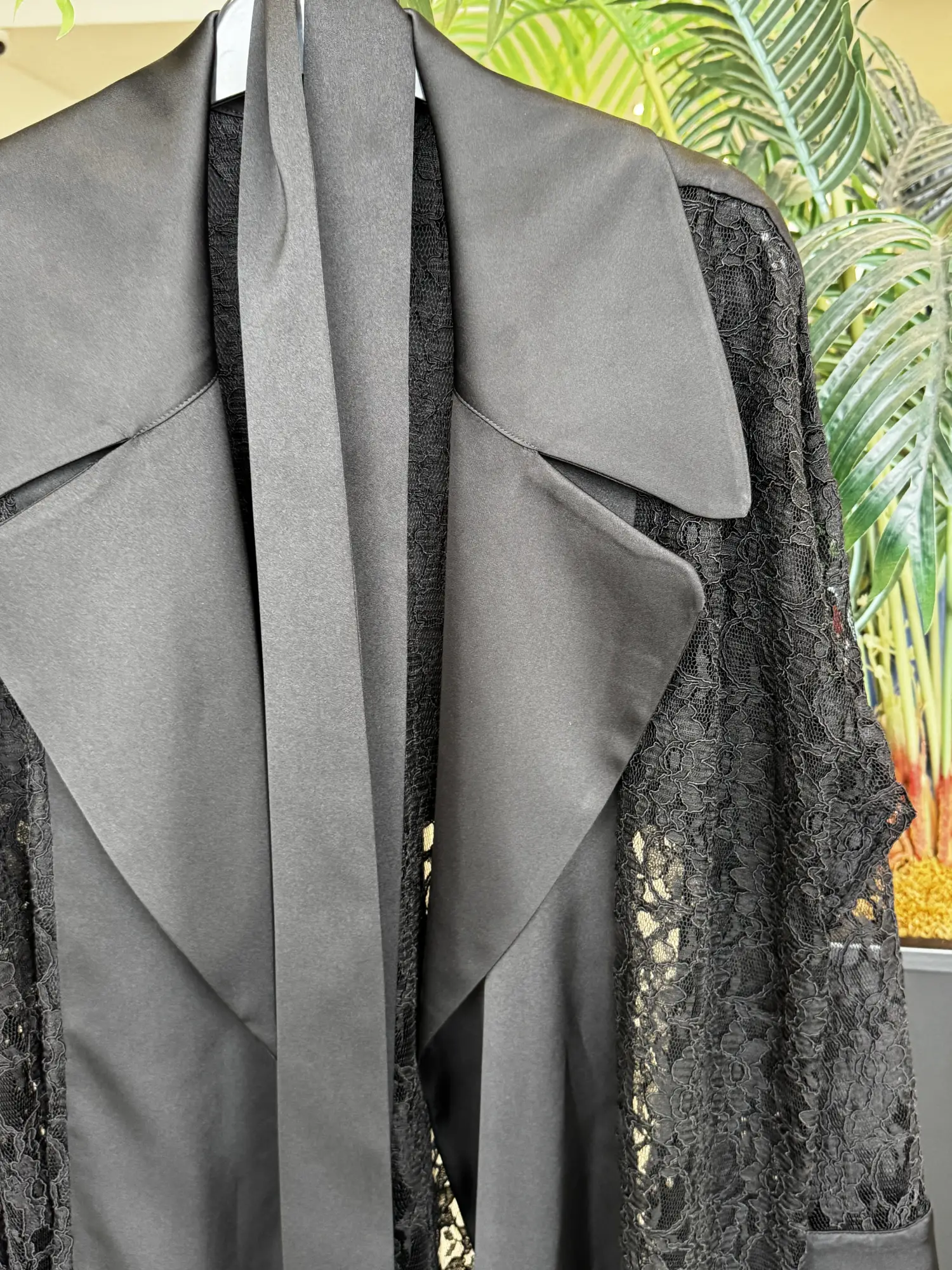 Zems Güpür ve Saten Kombinli Çık Abaya 2802