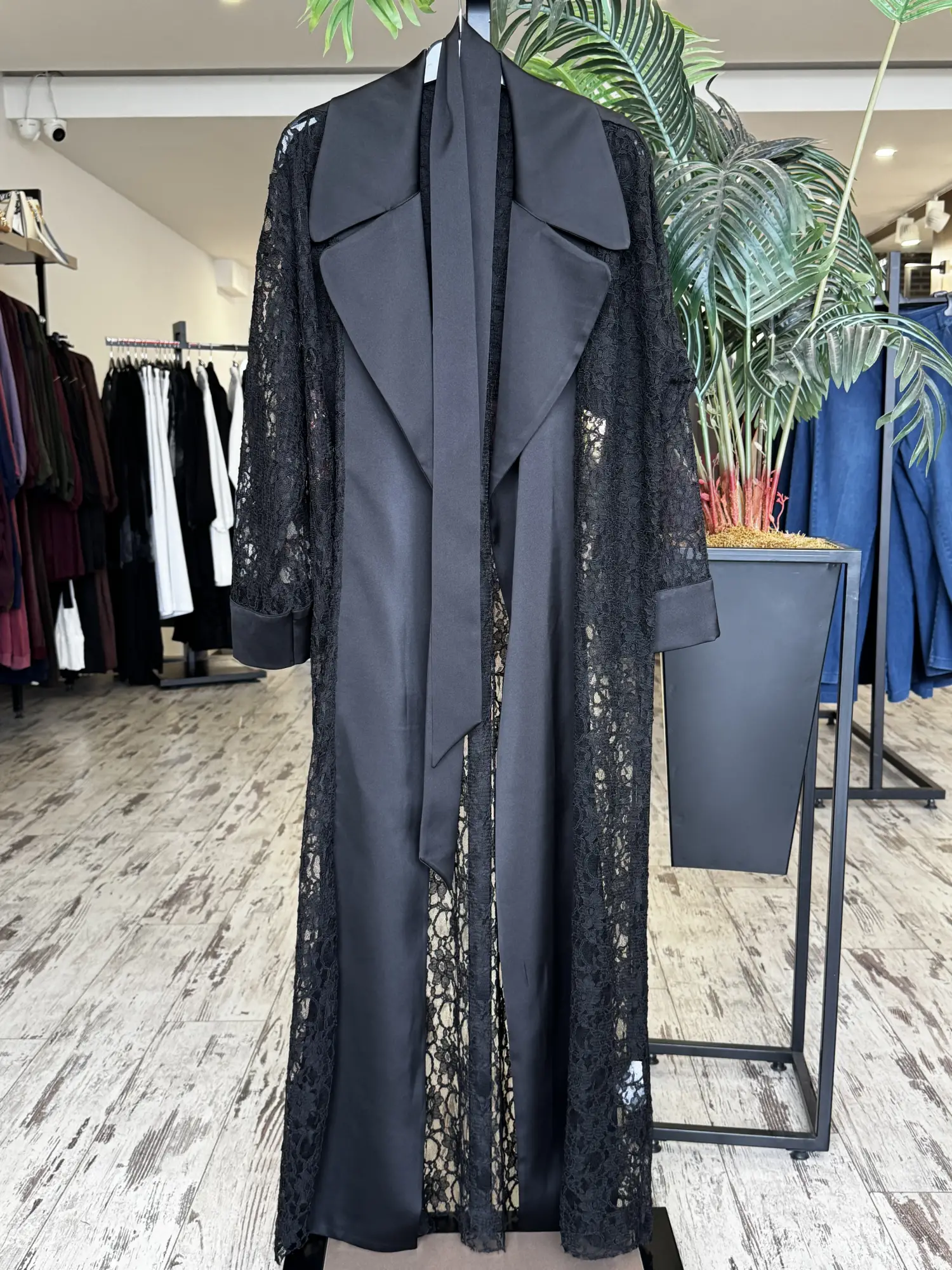 Zems Güpür ve Saten Kombinli Çık Abaya 2802