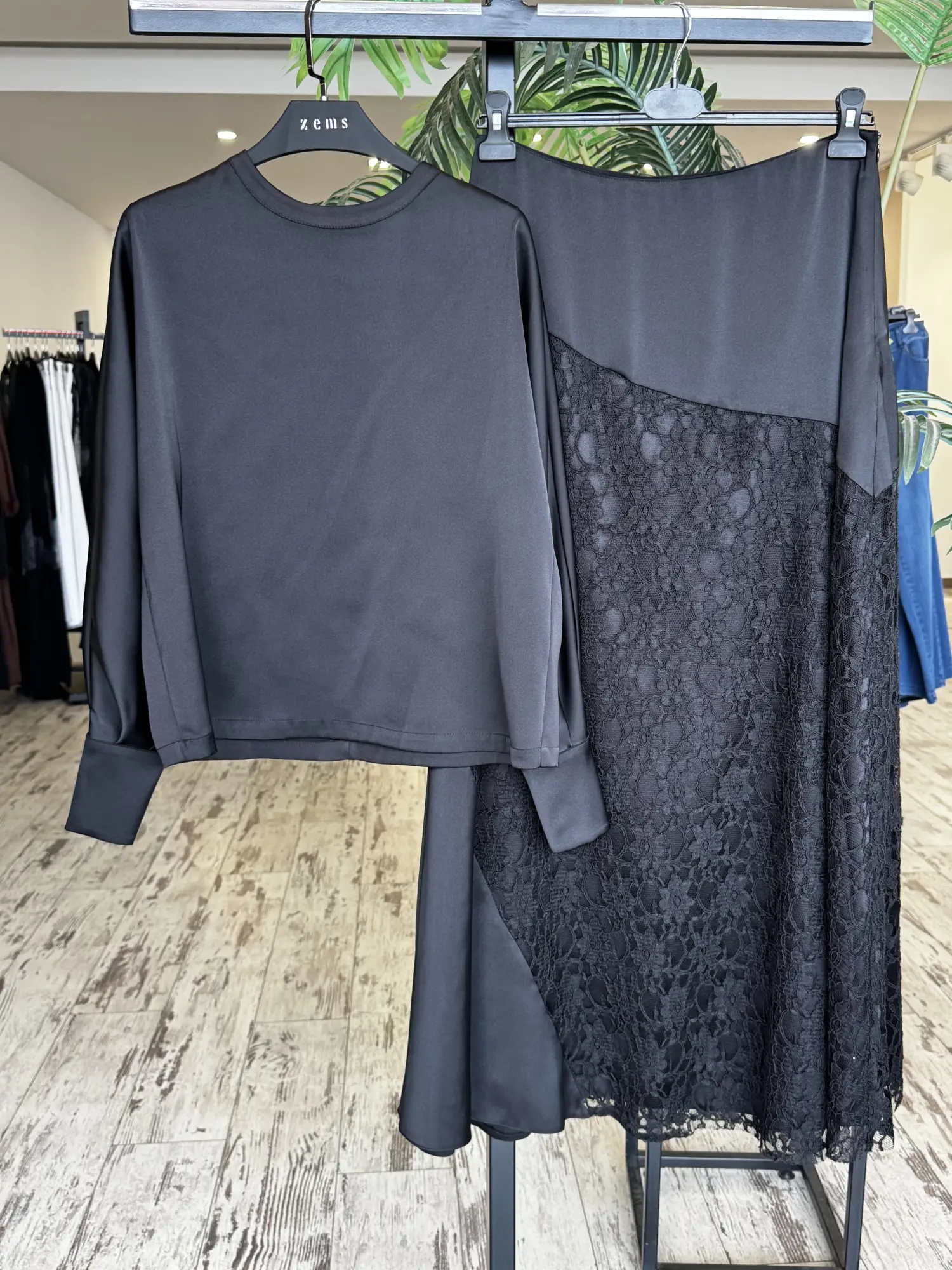 Zems Güpürlü Saten Etek Bluz Takım 2T079