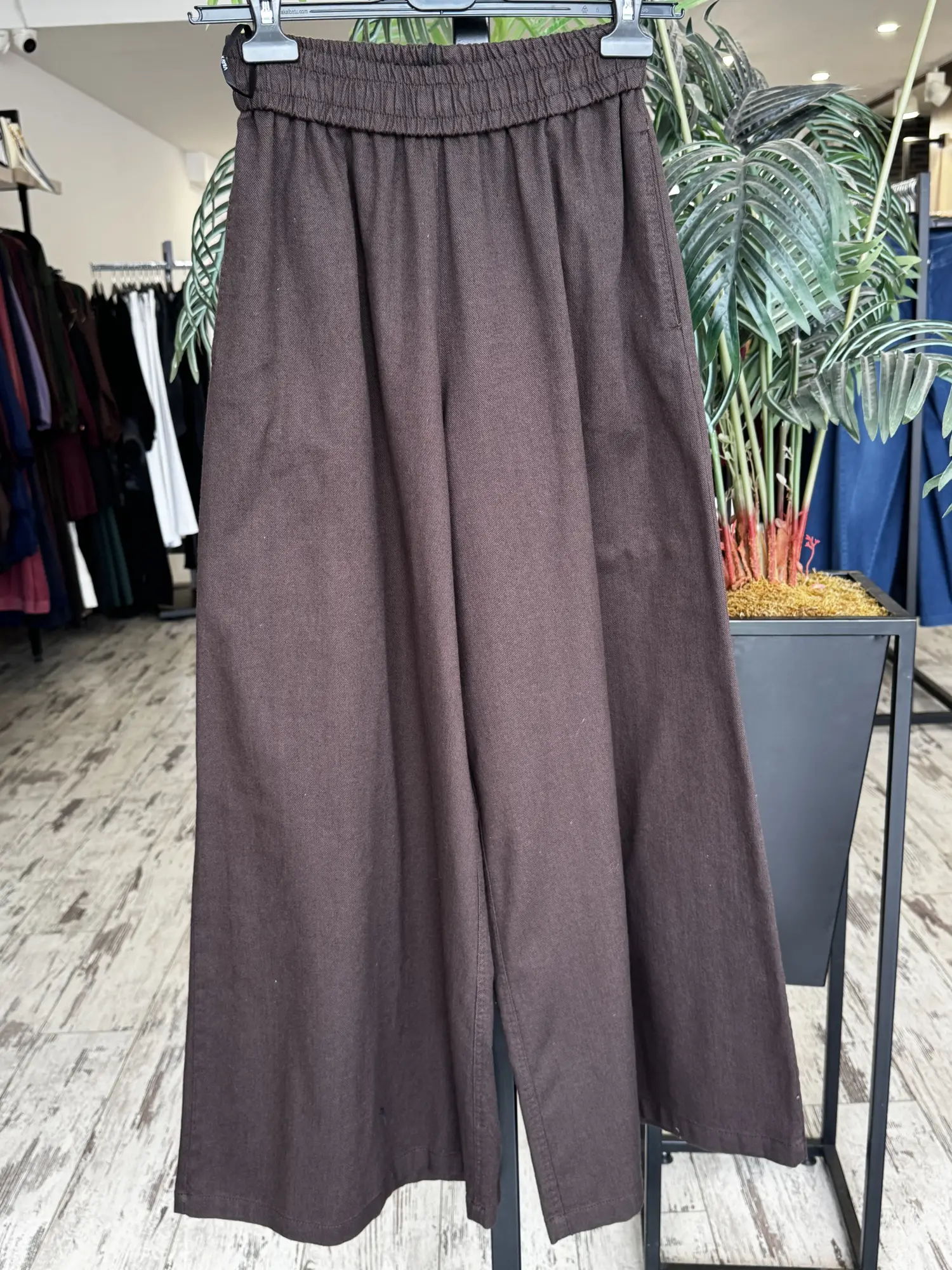 Kayra Beli Lastikli Geniş Paça Cepli Denim Pantolon KA19092