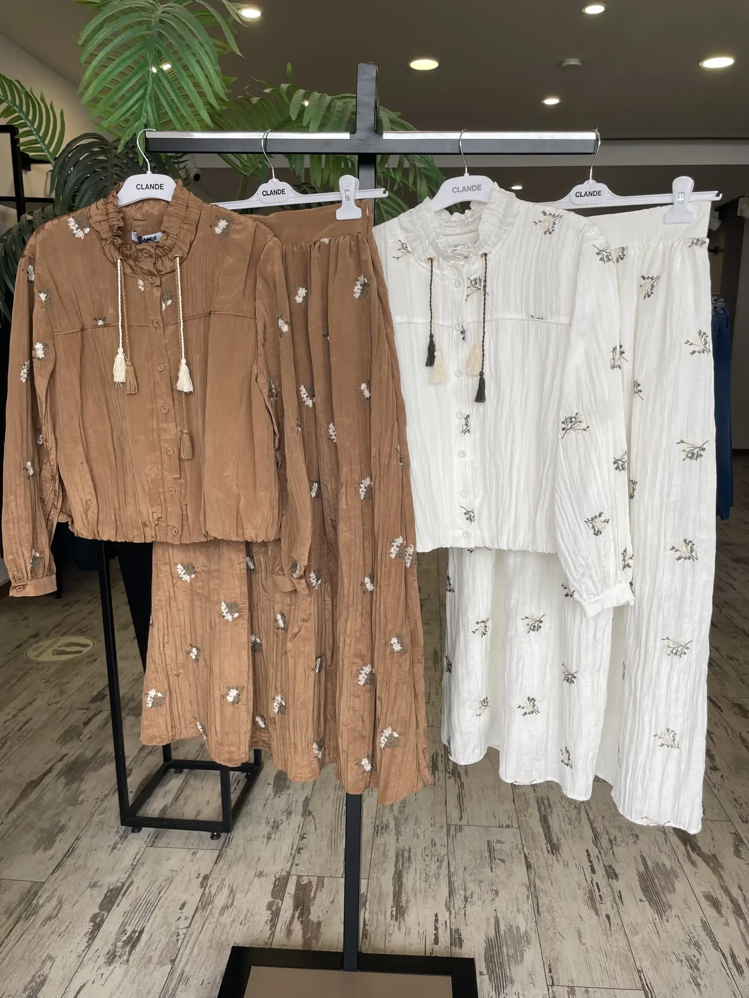 Clande Nakış İşlemeli Kraş Bomber Ceket Etek Takım