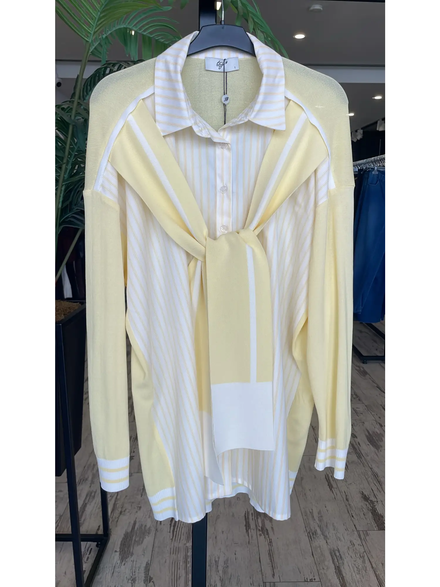 Tığ Triko Önden Bağlamalı Triko Detaylı Gömlek GML22125