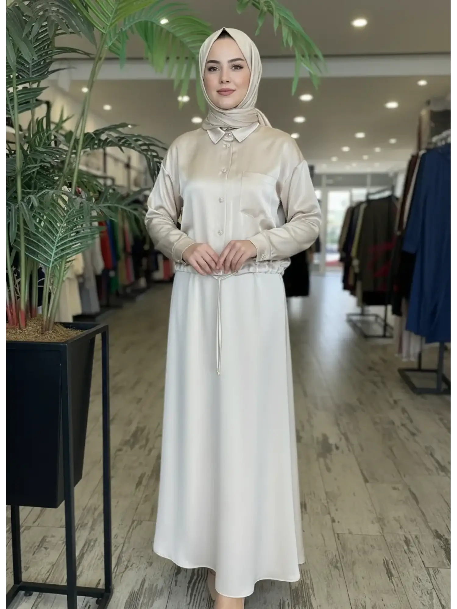 Ghisa Kristal Düğme ve Büzgü Detaylı Saten Ceket G3384