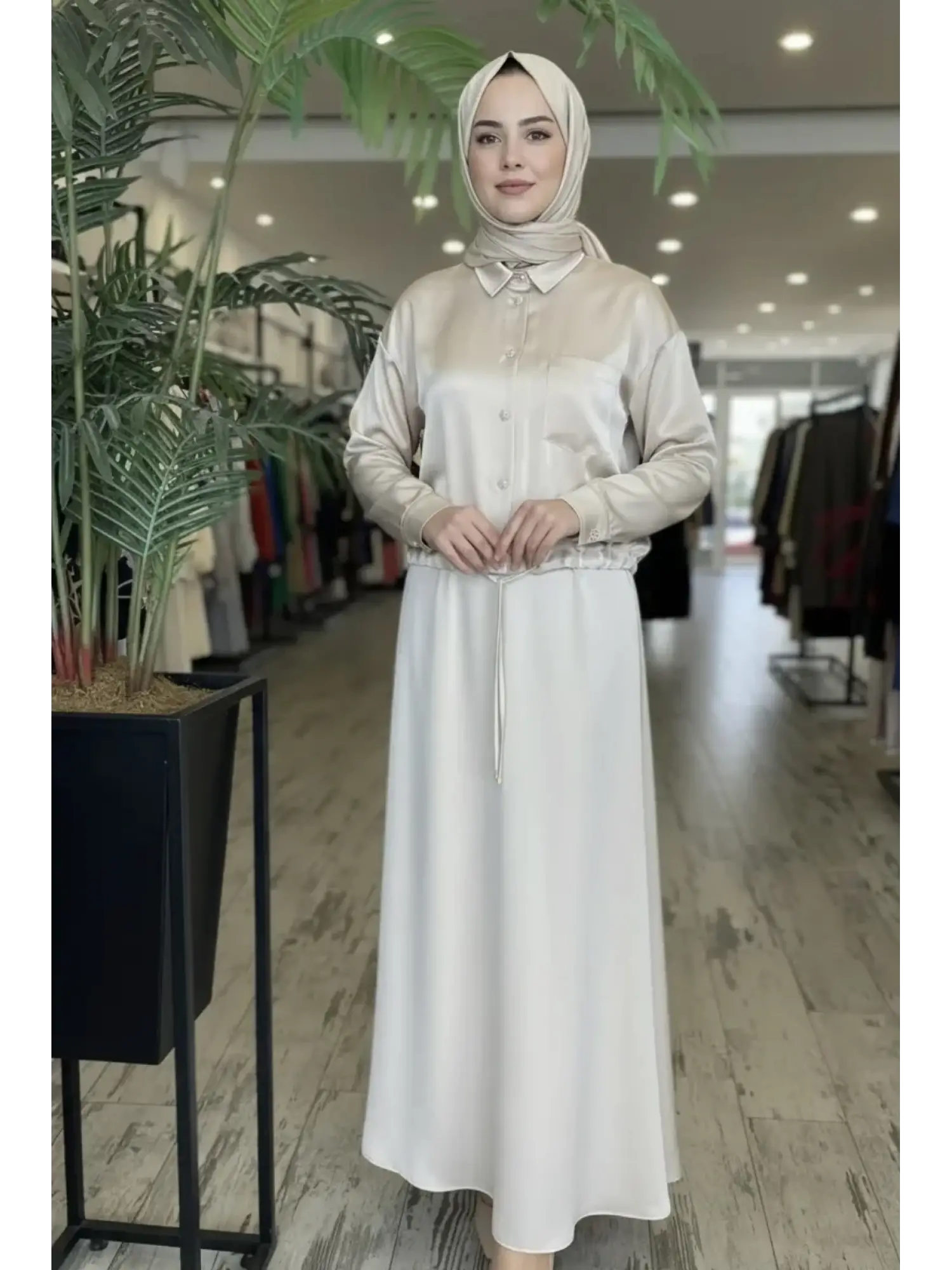 Ghisa Kristal Düğme ve Büzgü Detaylı Saten Ceket G3384