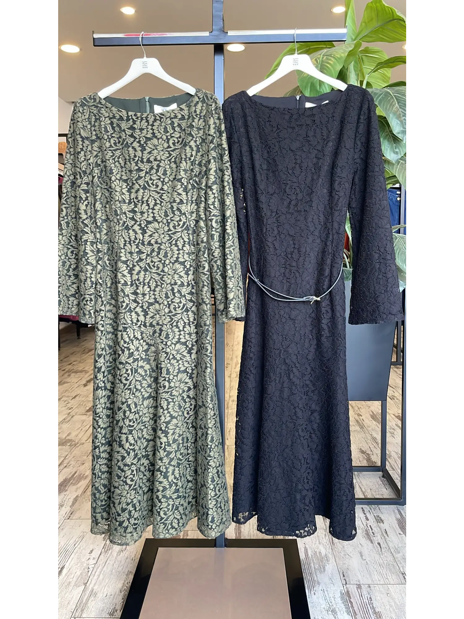 Vuu Eteği Verev Kemerli Dantel Elbise