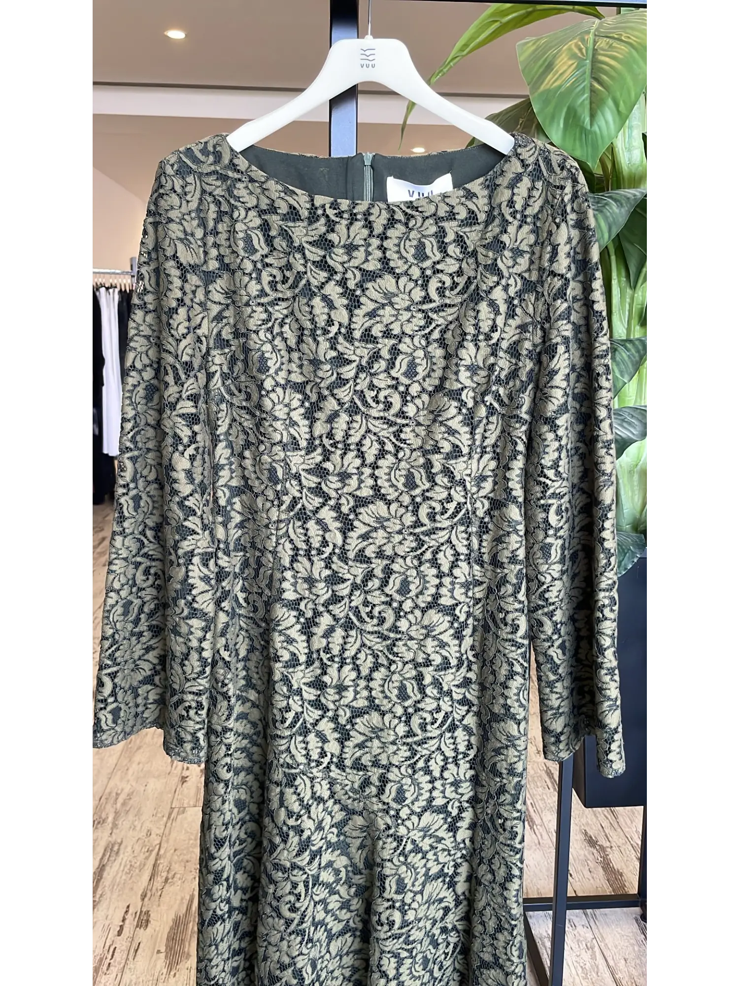 Vuu Eteği Verev Kemerli Dantel Elbise