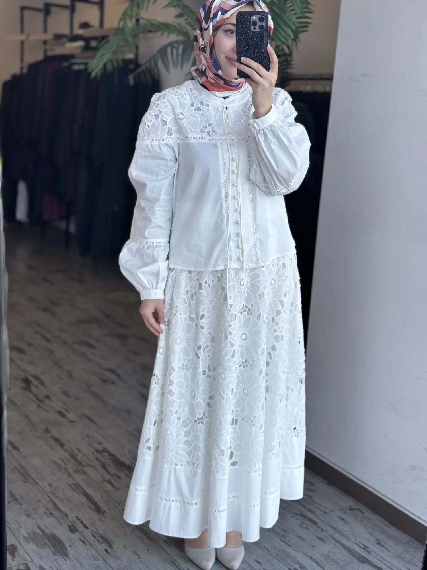 Clande Britli Güpür Detaylı Gömlek Etek Takım