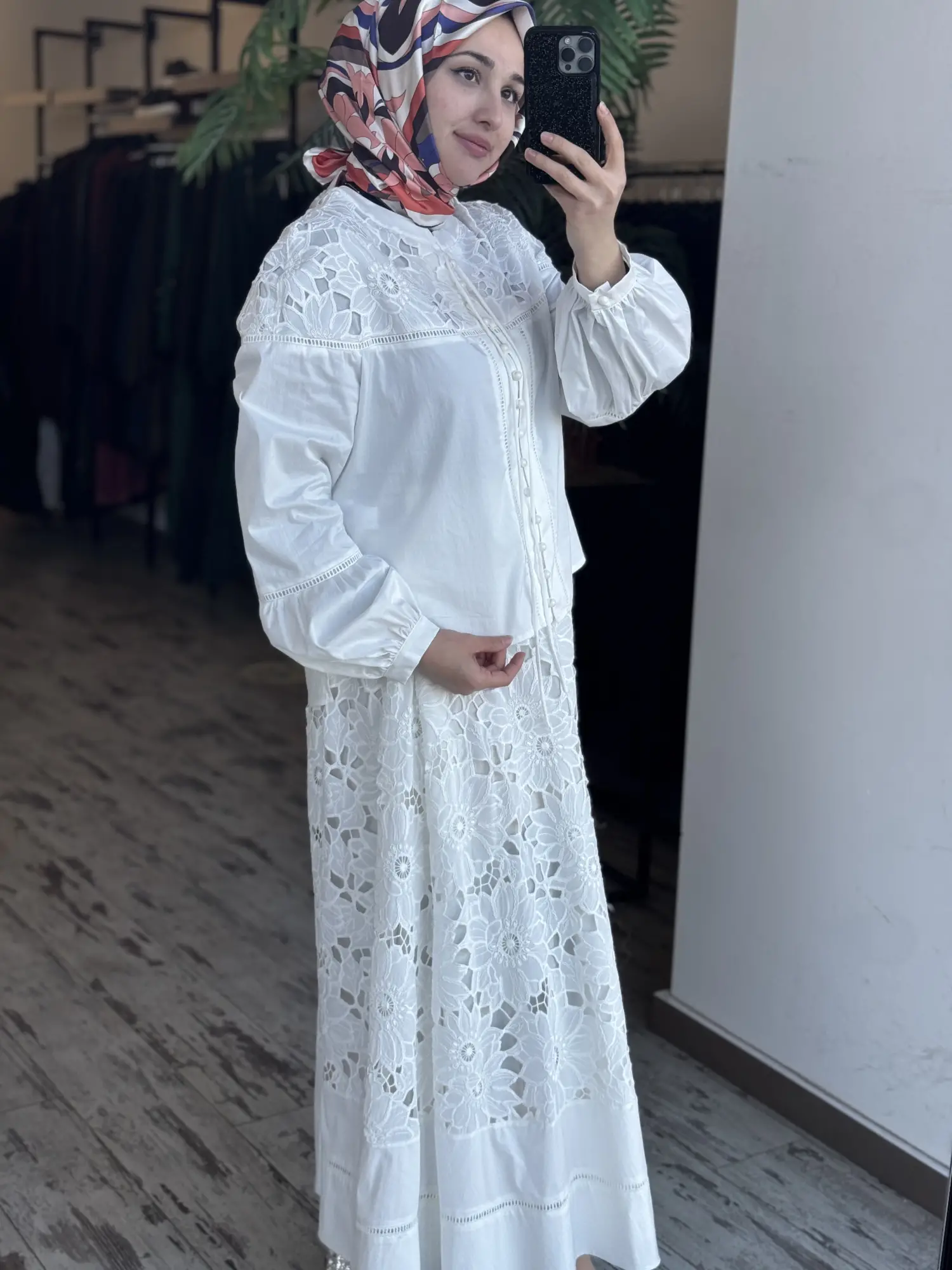 Clande Britli Güpür Detaylı Gömlek Etek Takım