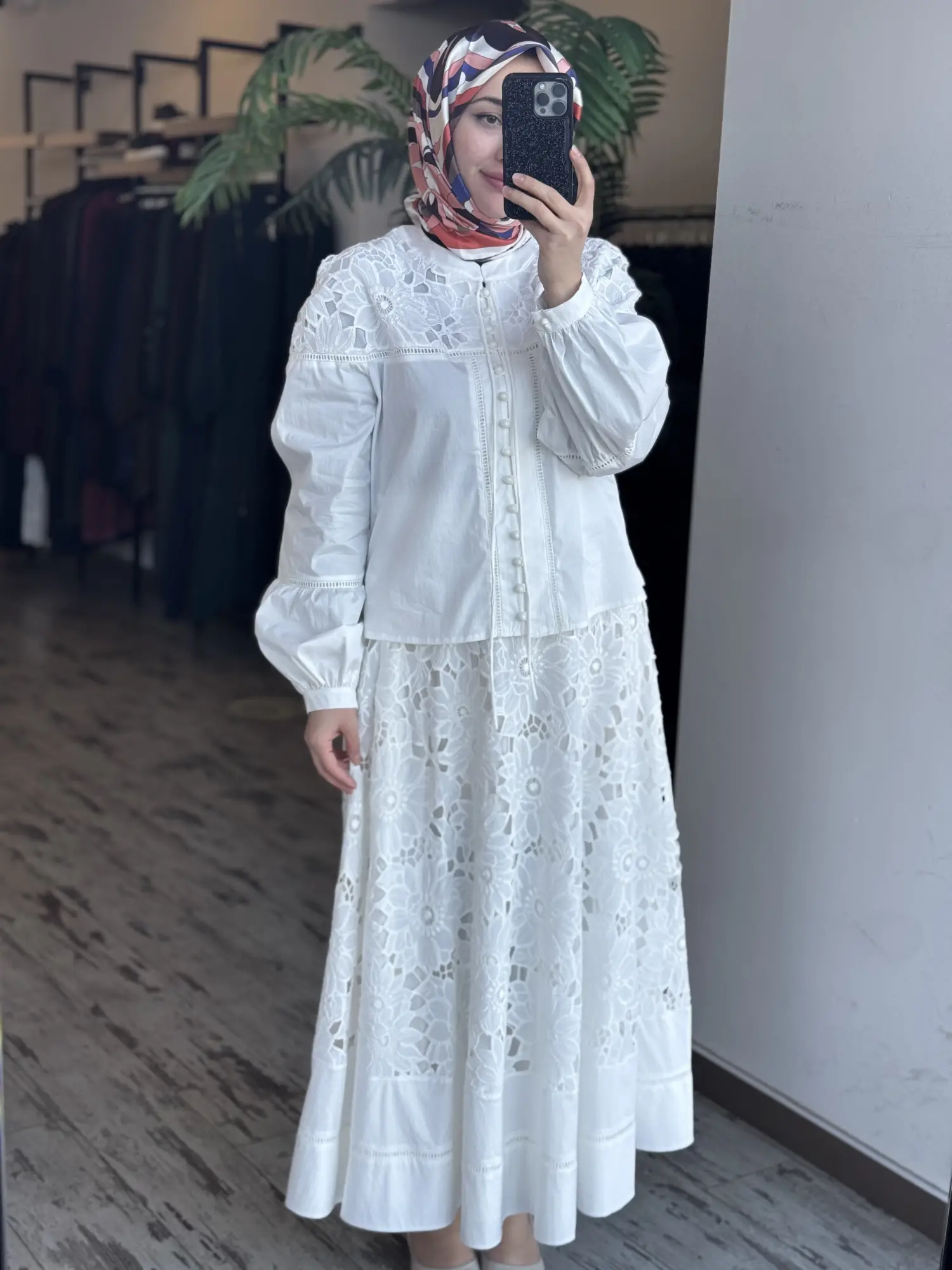 Clande Britli Güpür Detaylı Gömlek Etek Takım