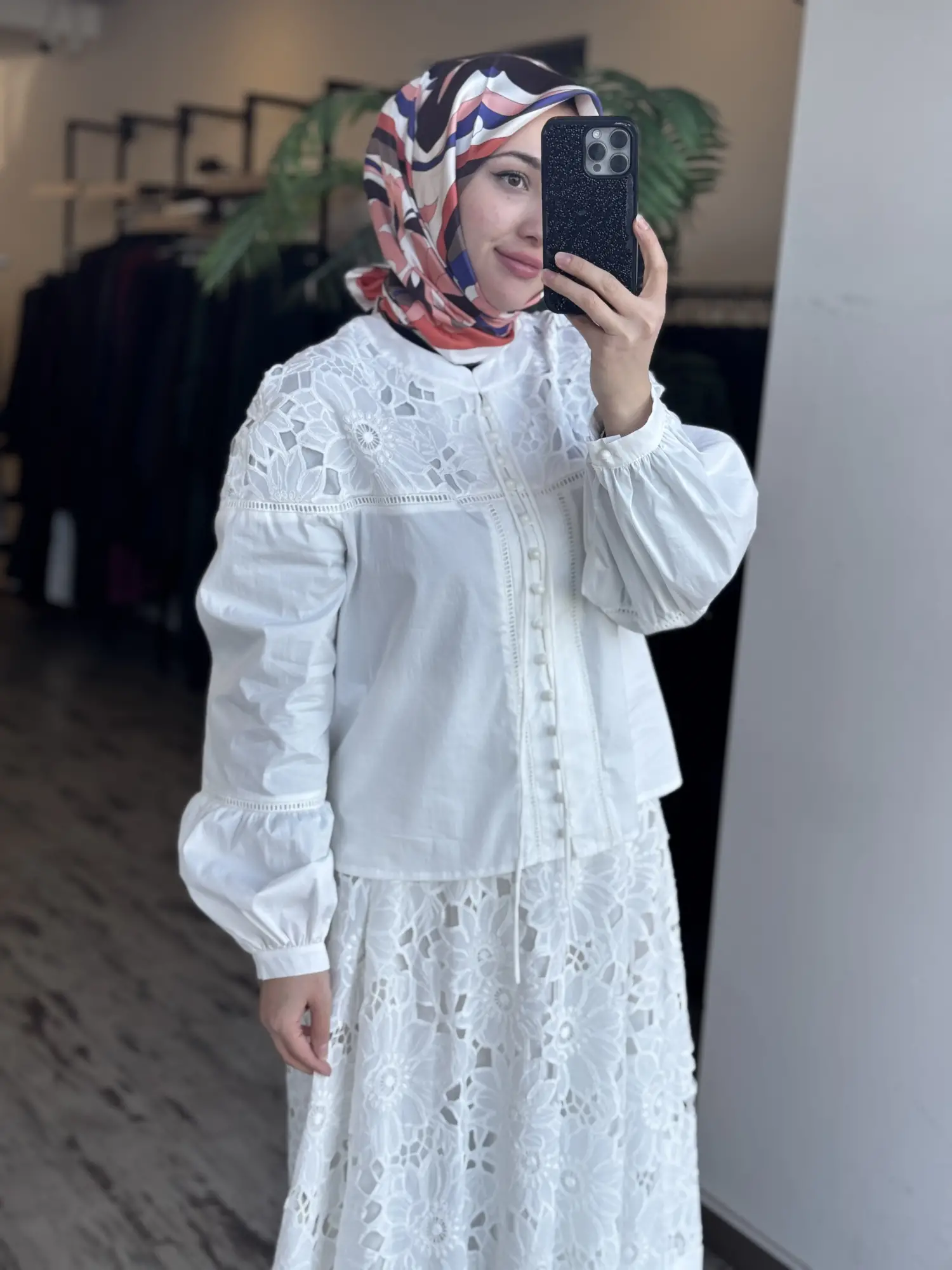 Clande Britli Güpür Detaylı Gömlek Etek Takım