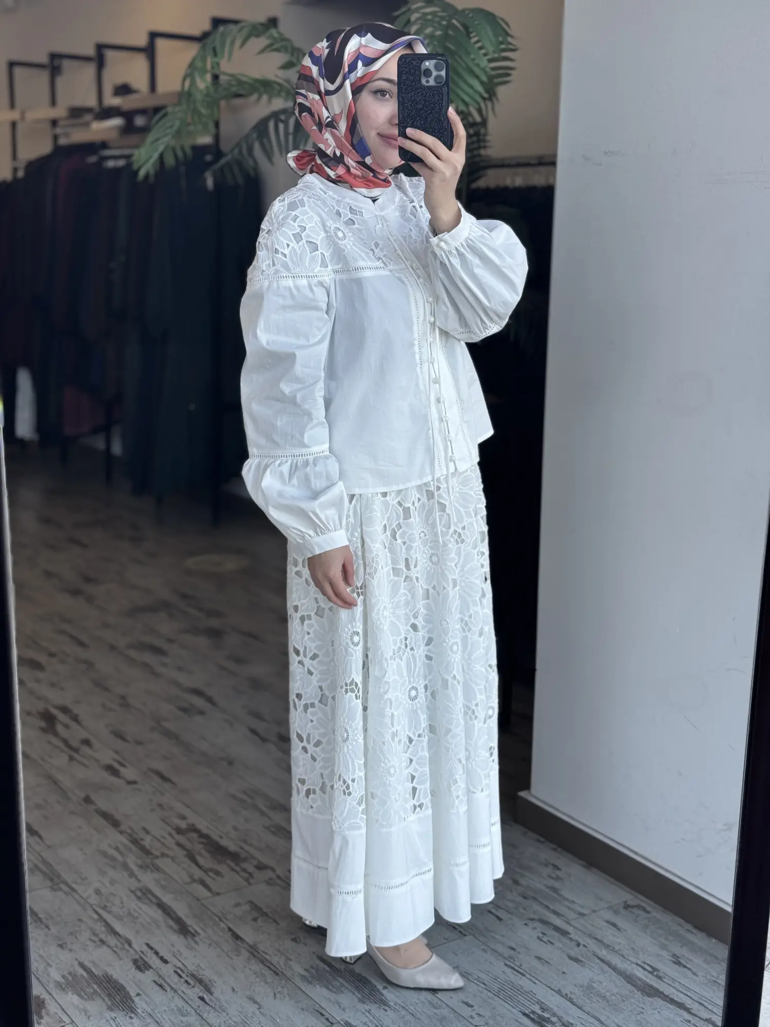 Clande Britli Güpür Detaylı Gömlek Etek Takım