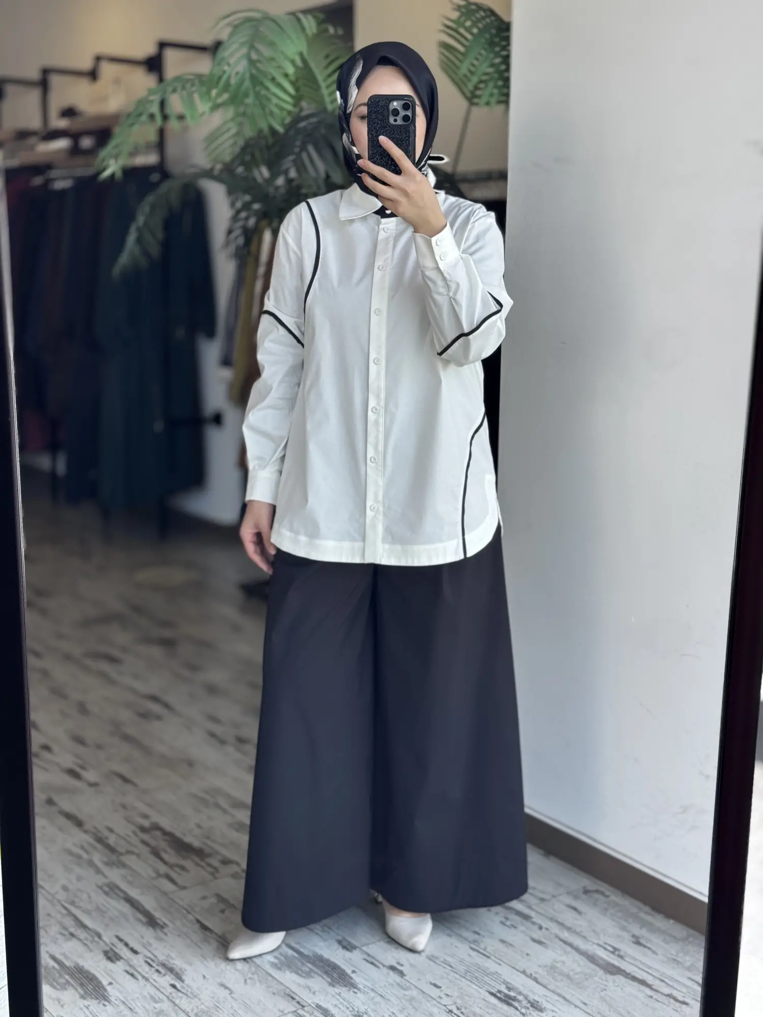 Clande Kontrast Biye Detaylı Poplin Gömlek