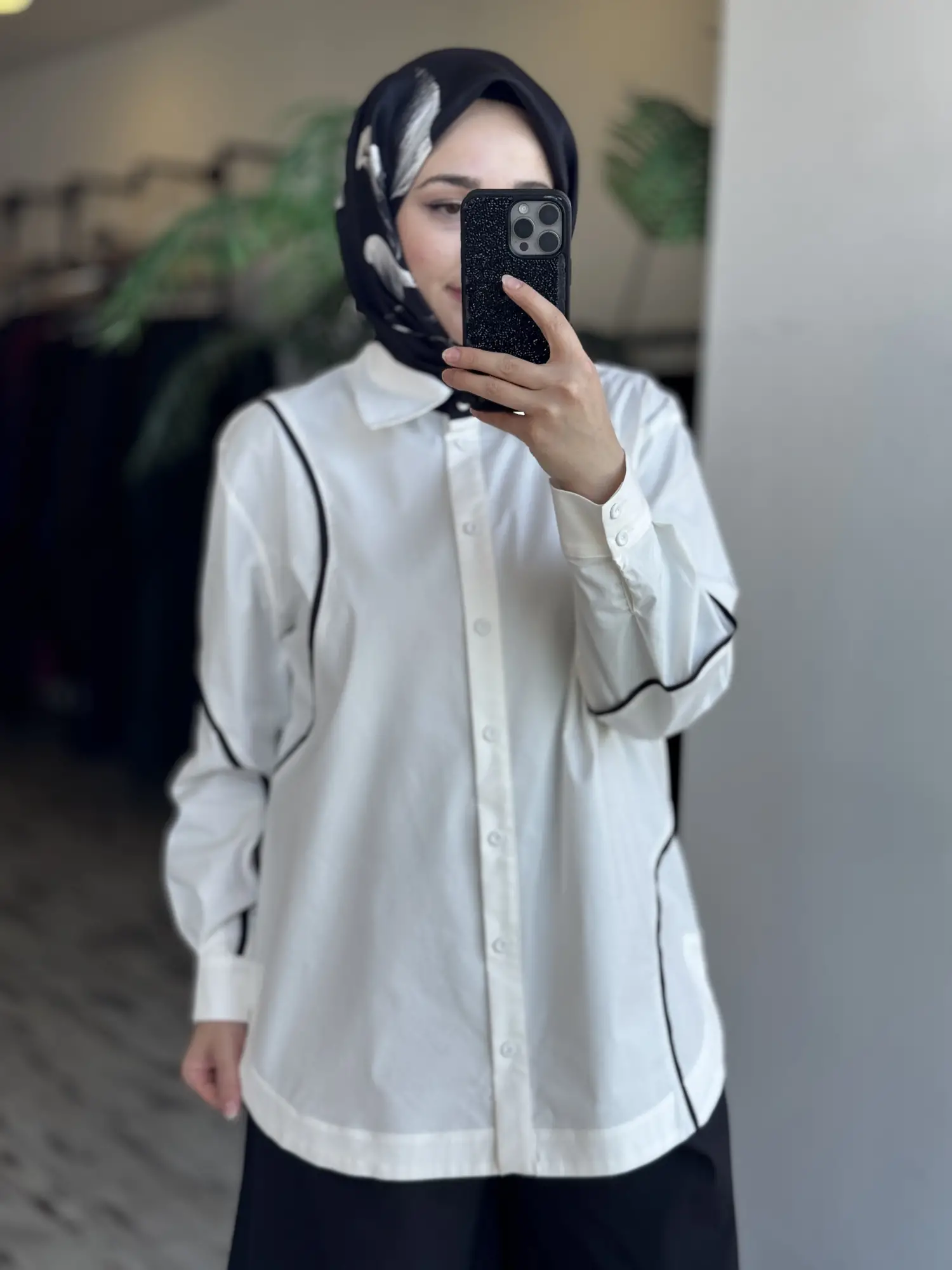 Clande Kontrast Biye Detaylı Poplin Gömlek