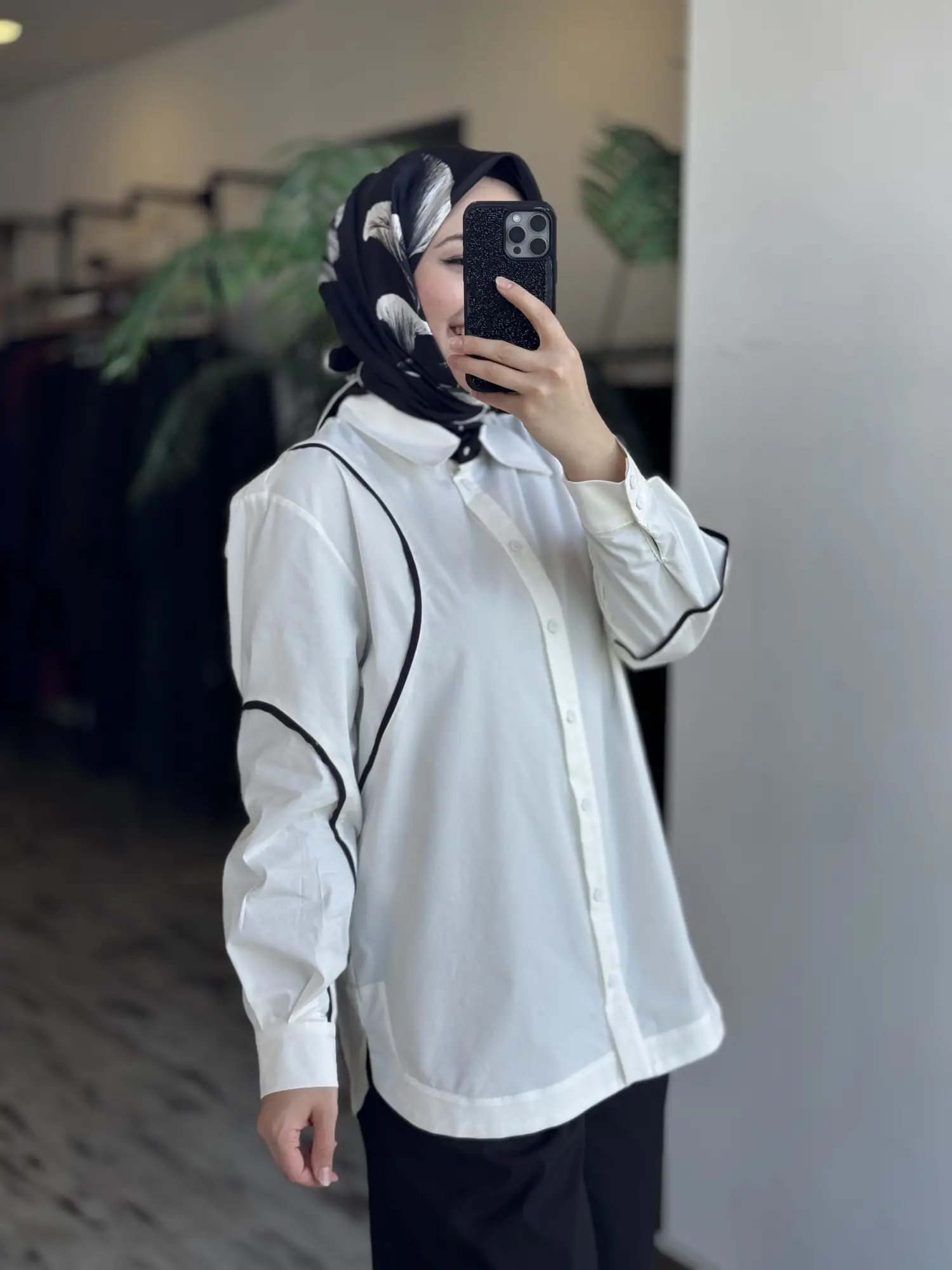 Clande Kontrast Biye Detaylı Poplin Gömlek