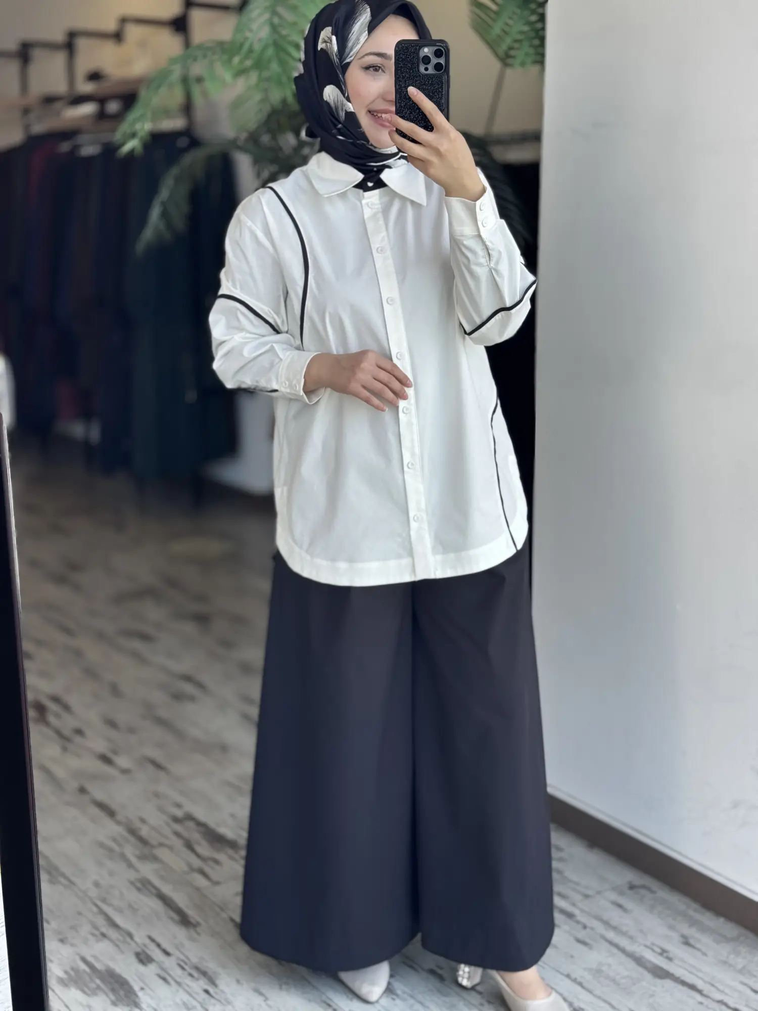 Clande Kontrast Biye Detaylı Poplin Gömlek