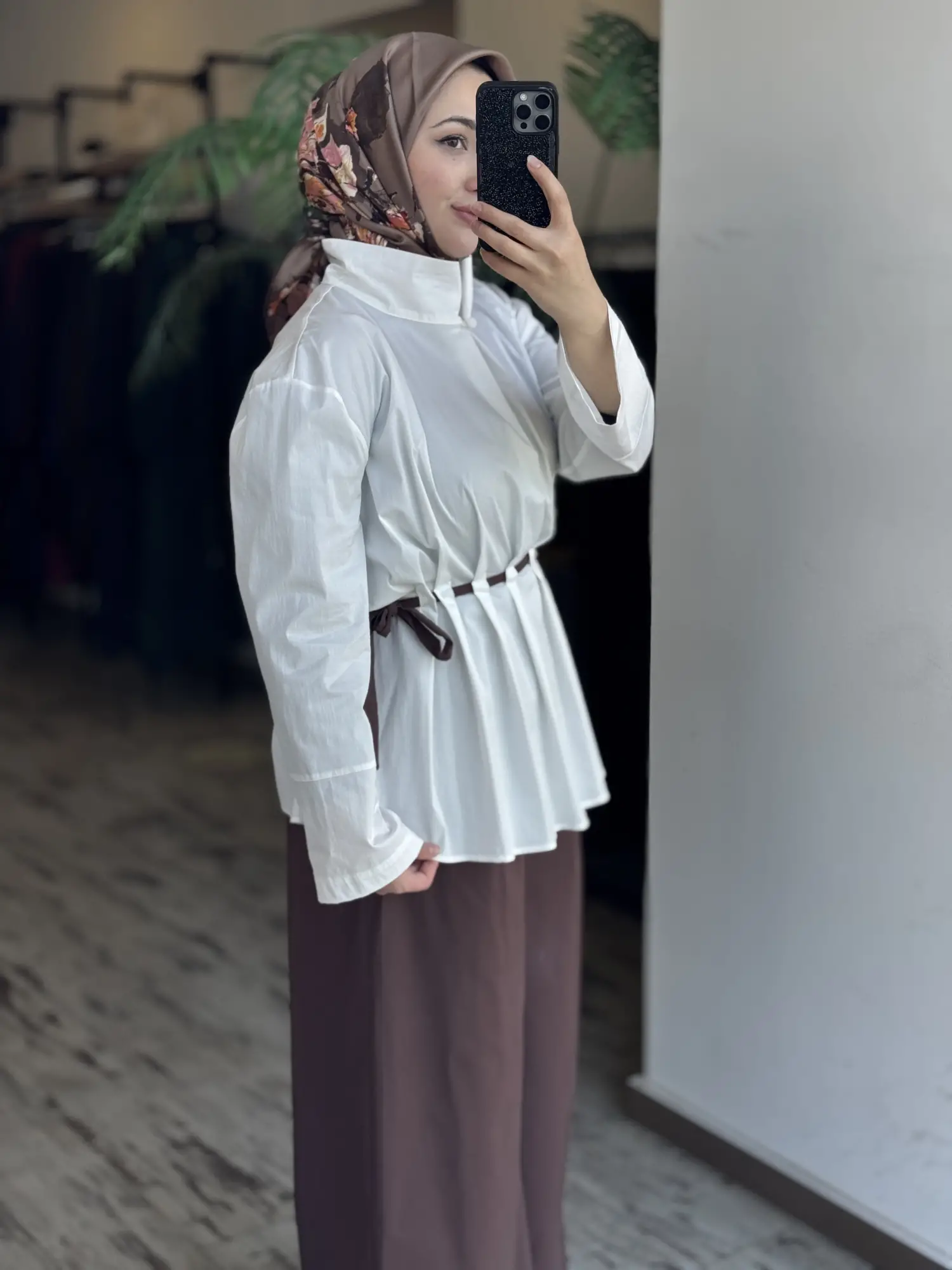 Clande Hakim Yaka Belden Büzgü ve Kuşak Detaylı Tunik