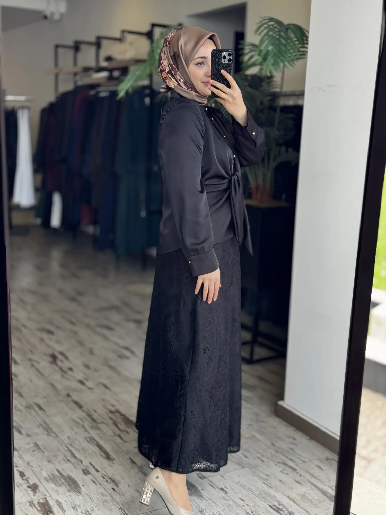 Clande Şık Saten Gömlek Güpürlü Etek Takım