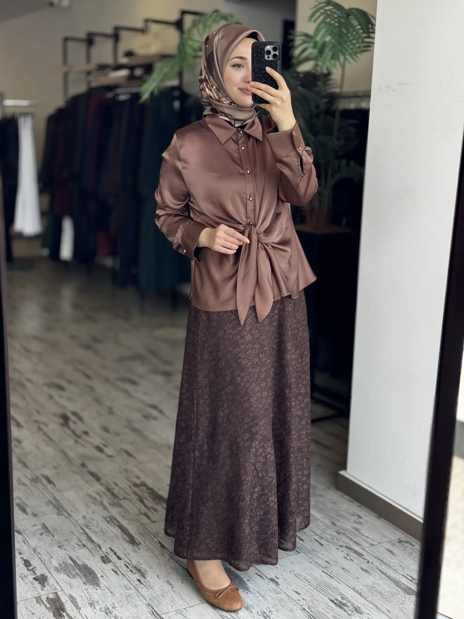 Clande Şık Saten Gömlek Güpürlü Etek Takım