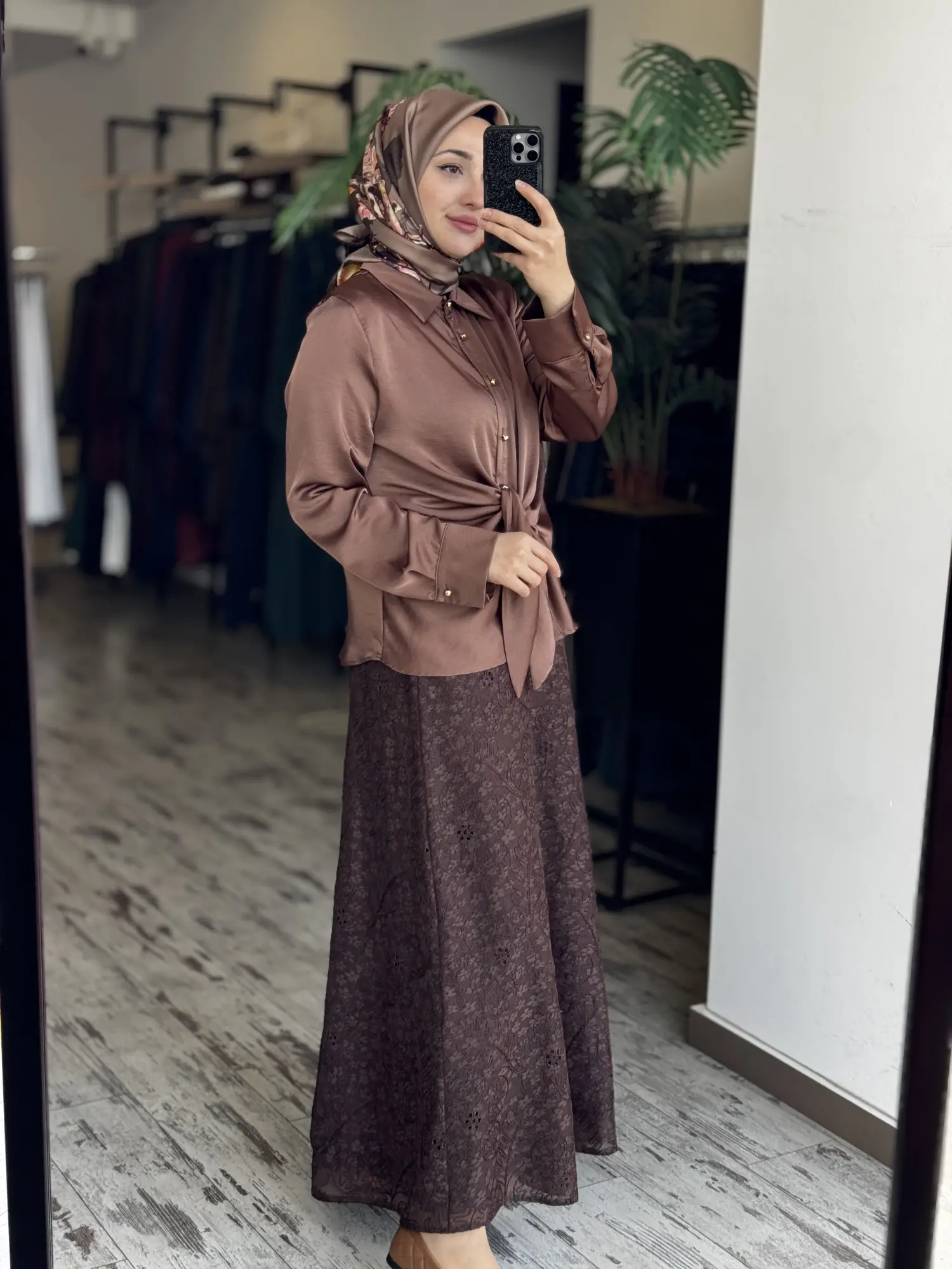 Clande Şık Saten Gömlek Güpürlü Etek Takım