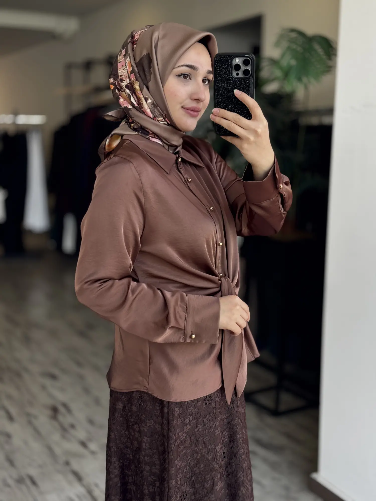 Clande Şık Saten Gömlek Güpürlü Etek Takım