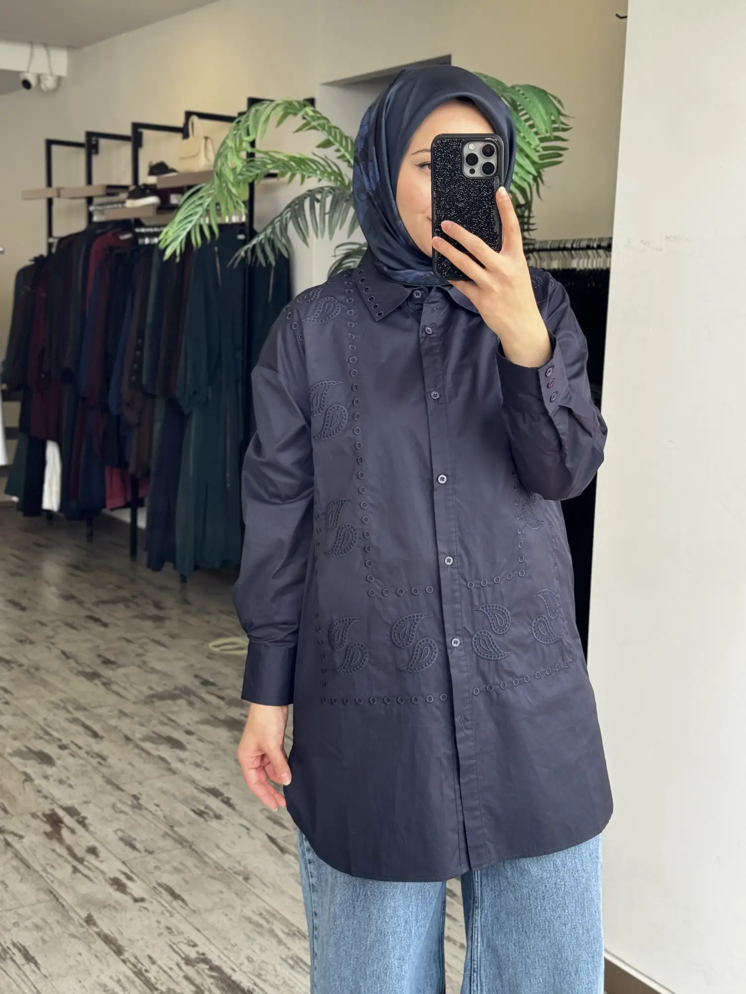 Kayra Kuşgözü Detaylı İşlemeli Gömlek  KA21122