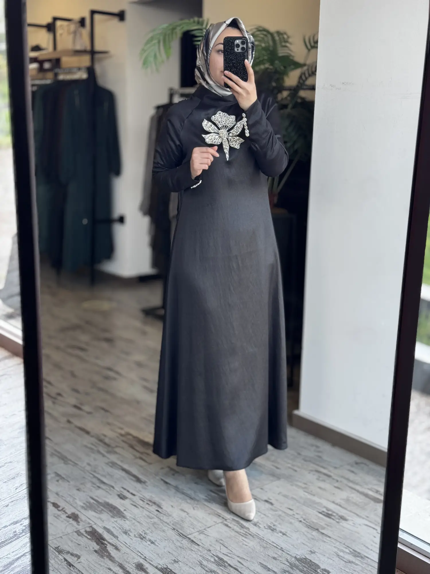 Zems Önü Kristal Çiçek İşlemeli Şık Elbise 2815