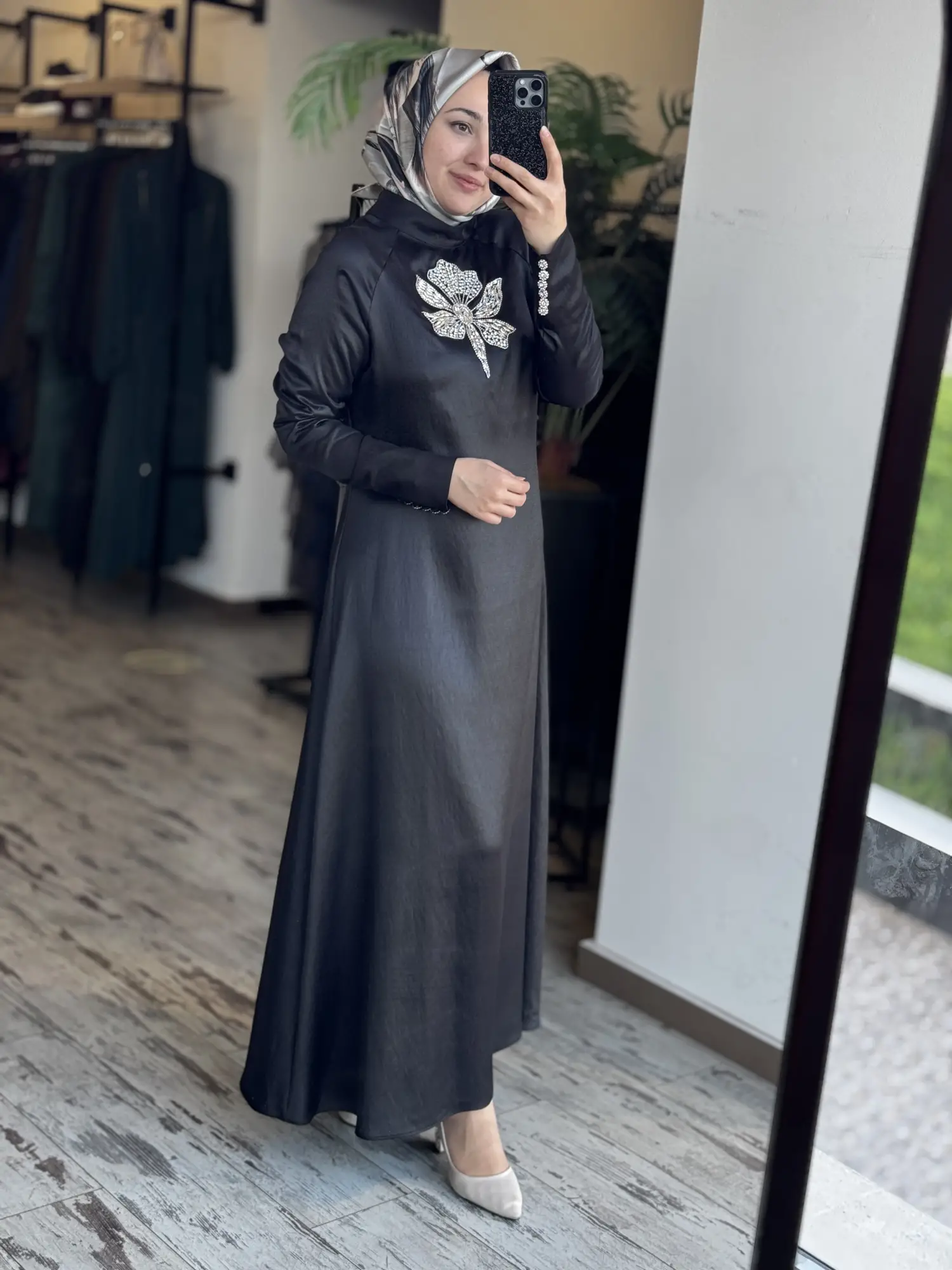 Zems Önü Kristal Çiçek İşlemeli Şık Elbise 2815