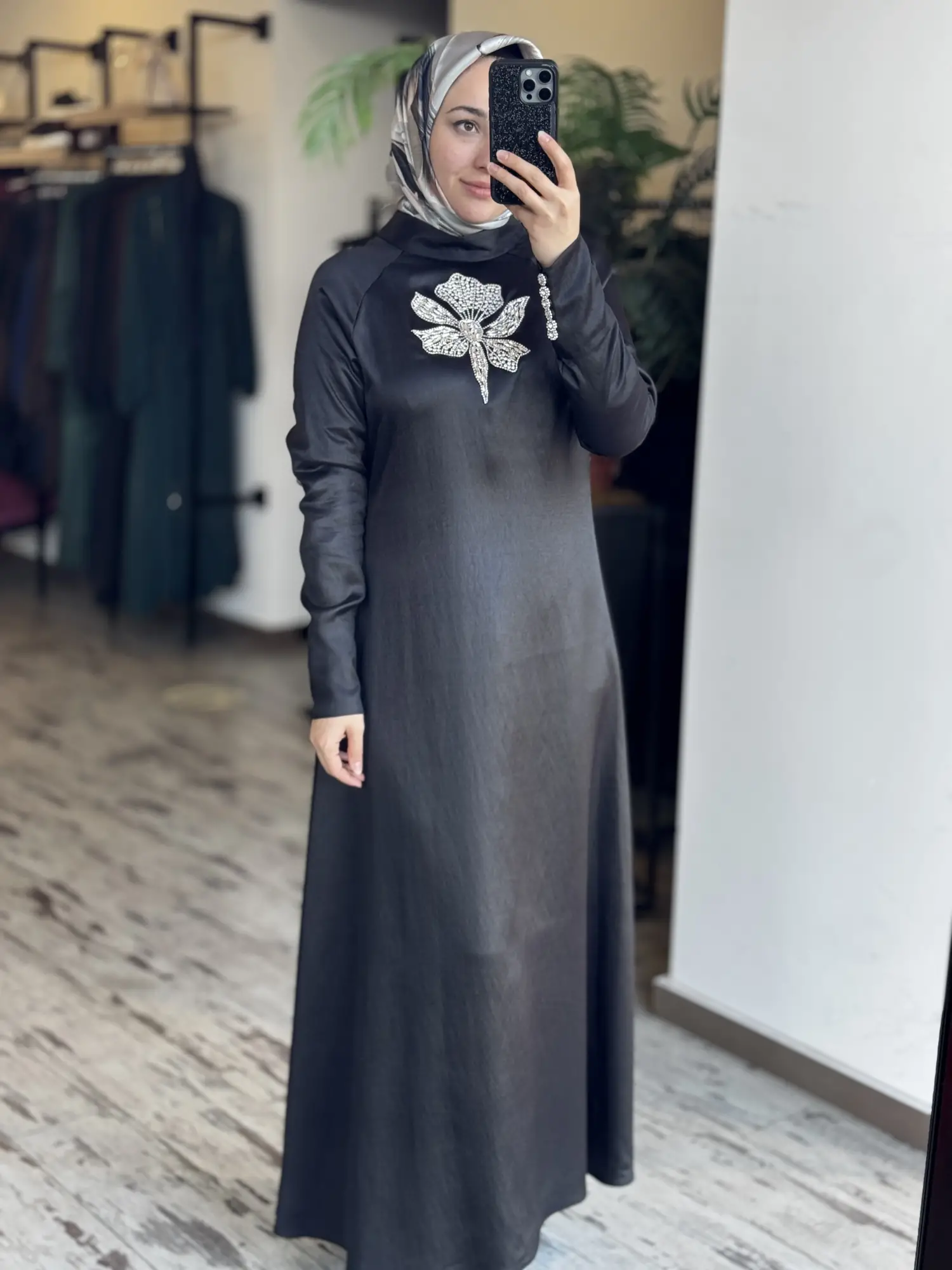 Zems Önü Kristal Çiçek İşlemeli Şık Elbise 2815