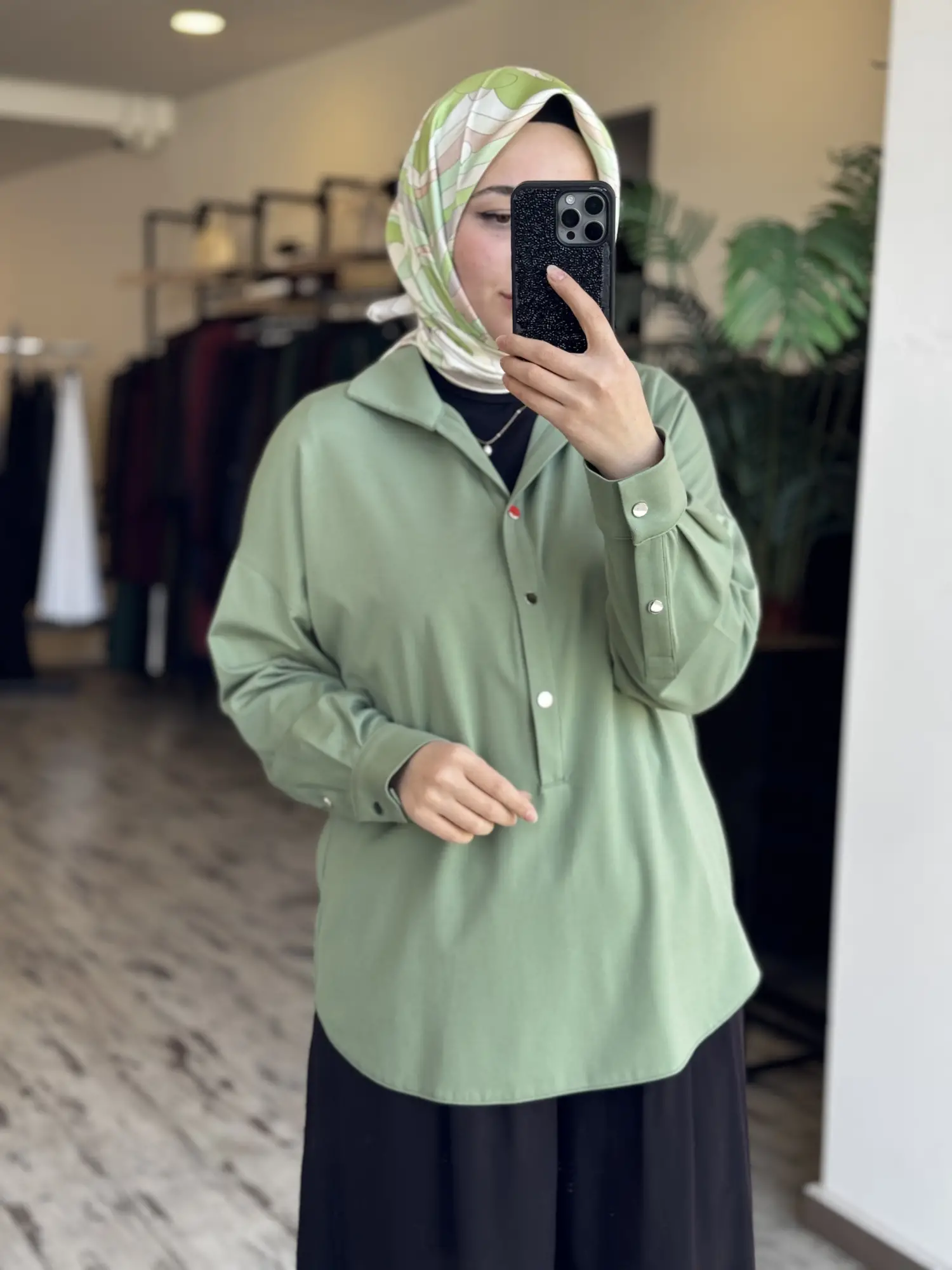 Kayra Önü Çıtçıtlı Gömlek Yaka Penye Bluz KA31010