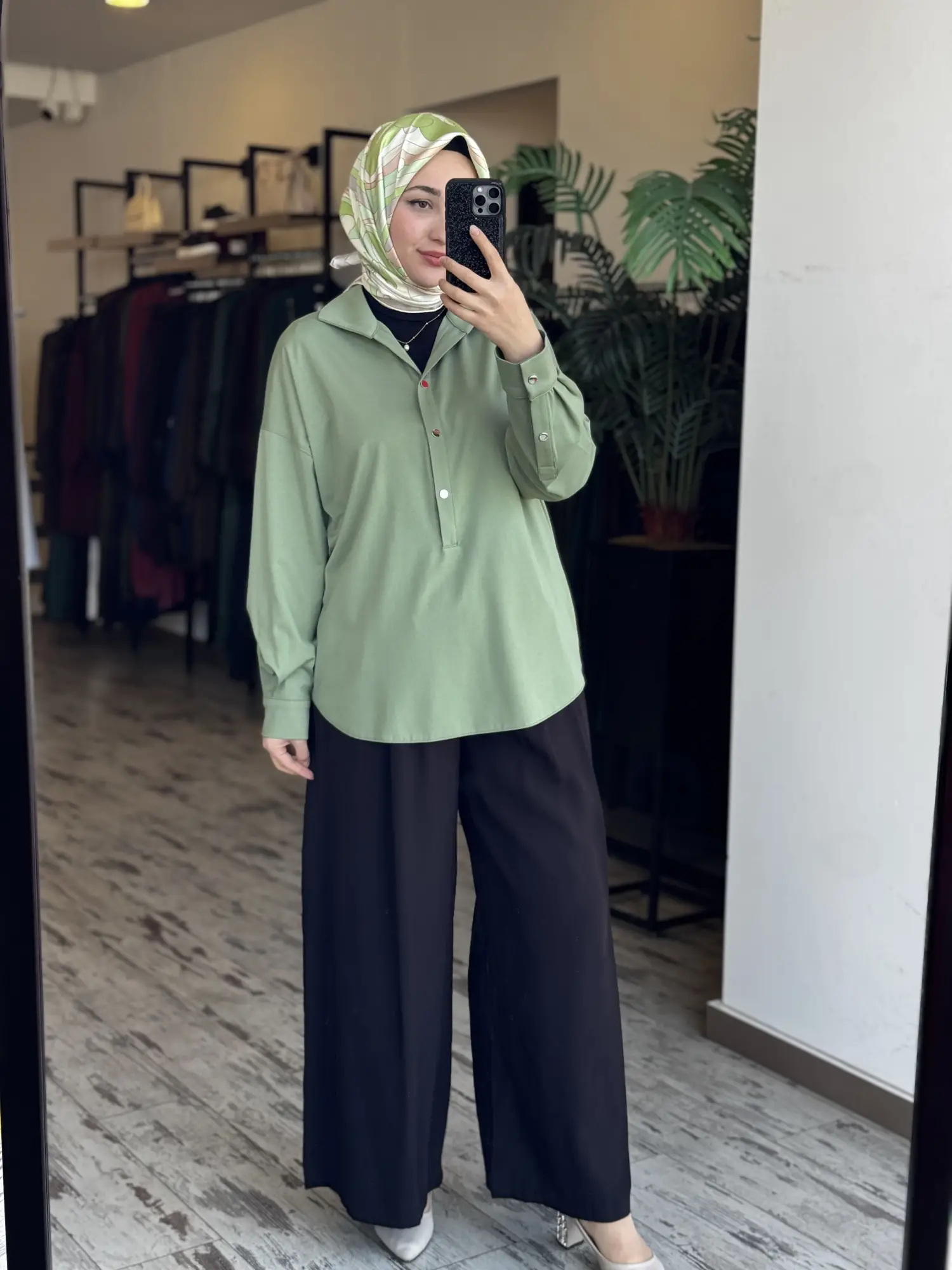 Kayra Önü Çıtçıtlı Gömlek Yaka Penye Bluz KA31010