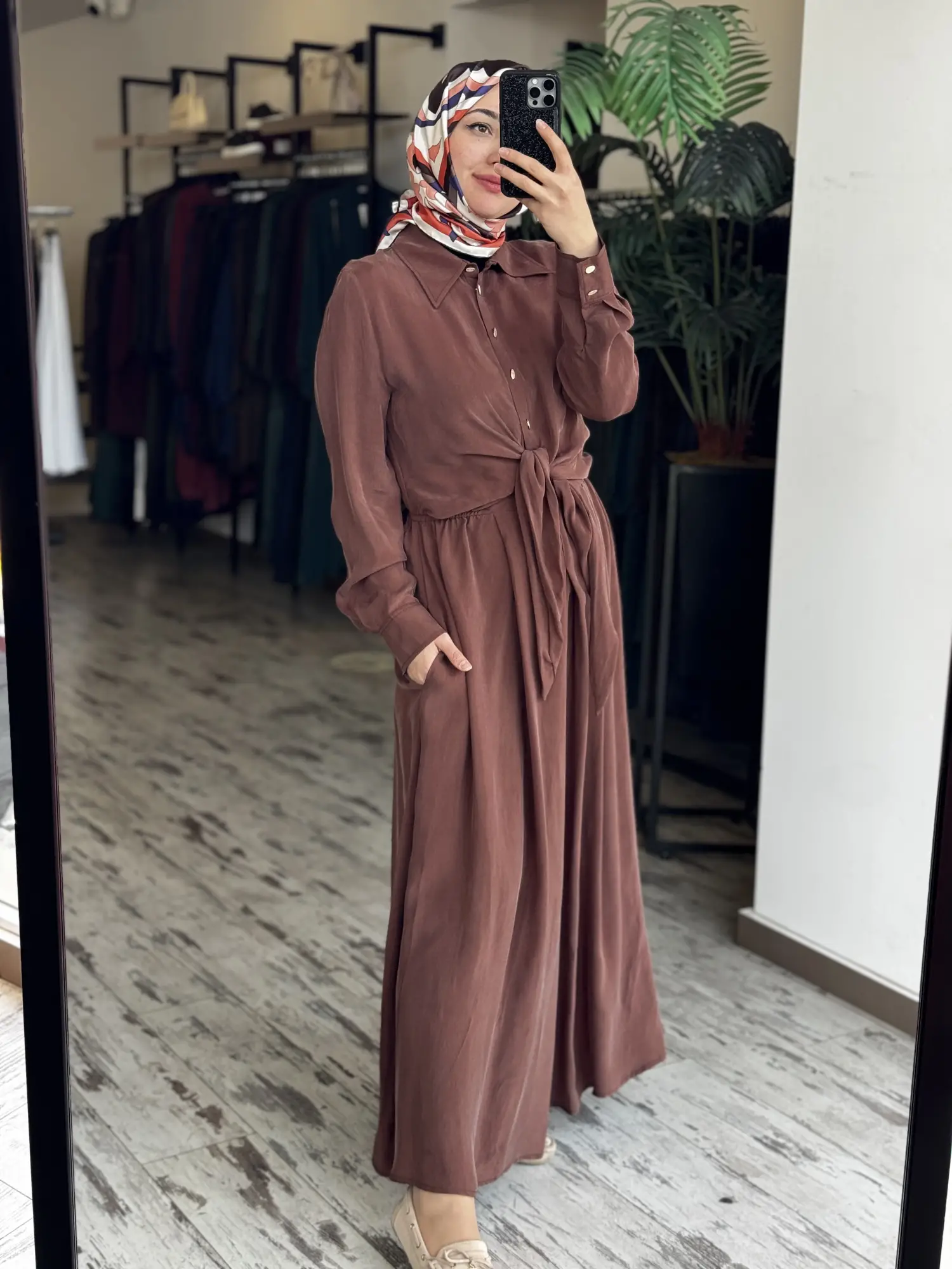 Clande Beli Bağlama Detaylı Yakası Düğmeli Cupra İpek Elbise