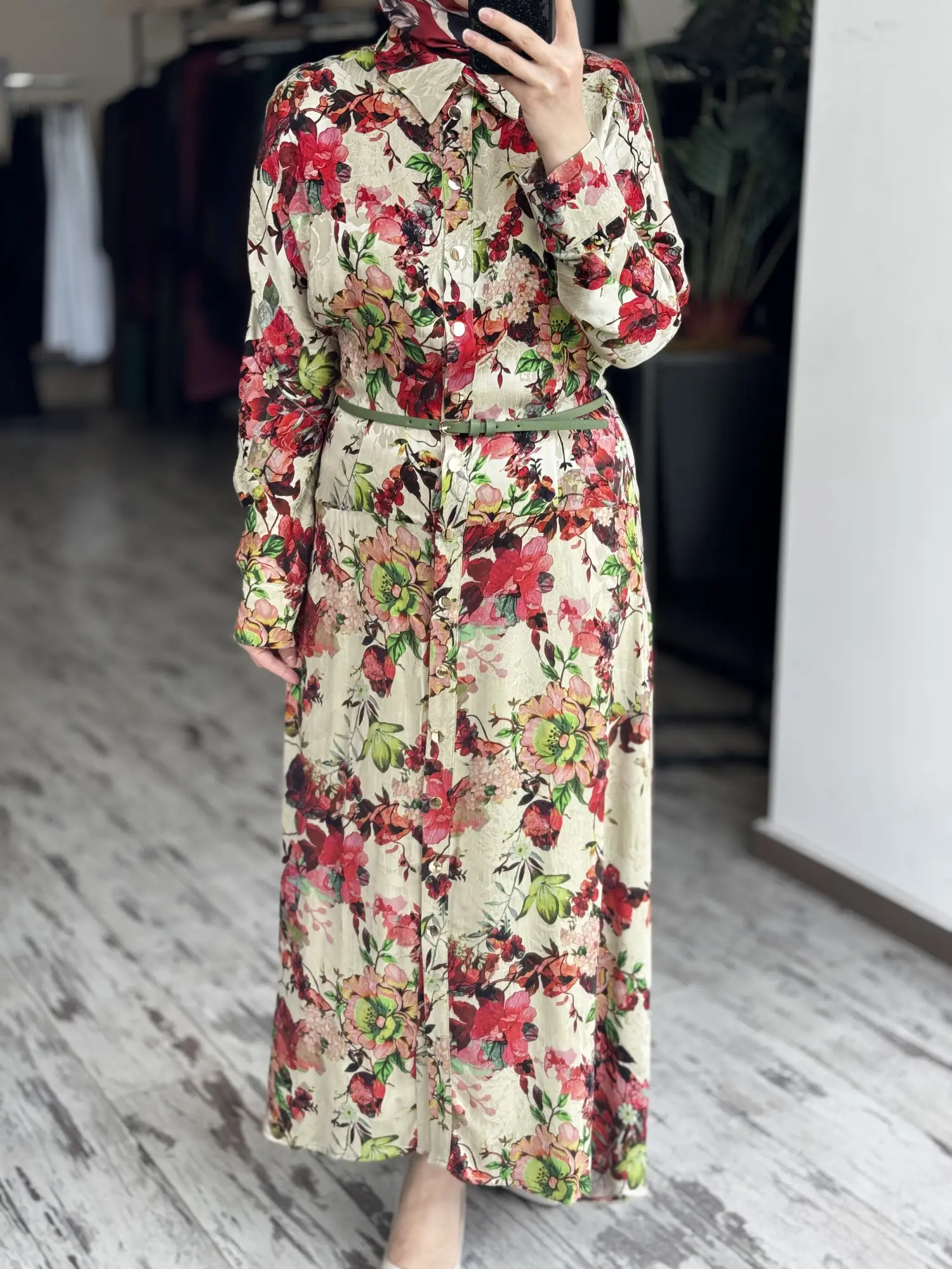 Vuu Çiçekli Beli Pensli Cupra İpek Elbise