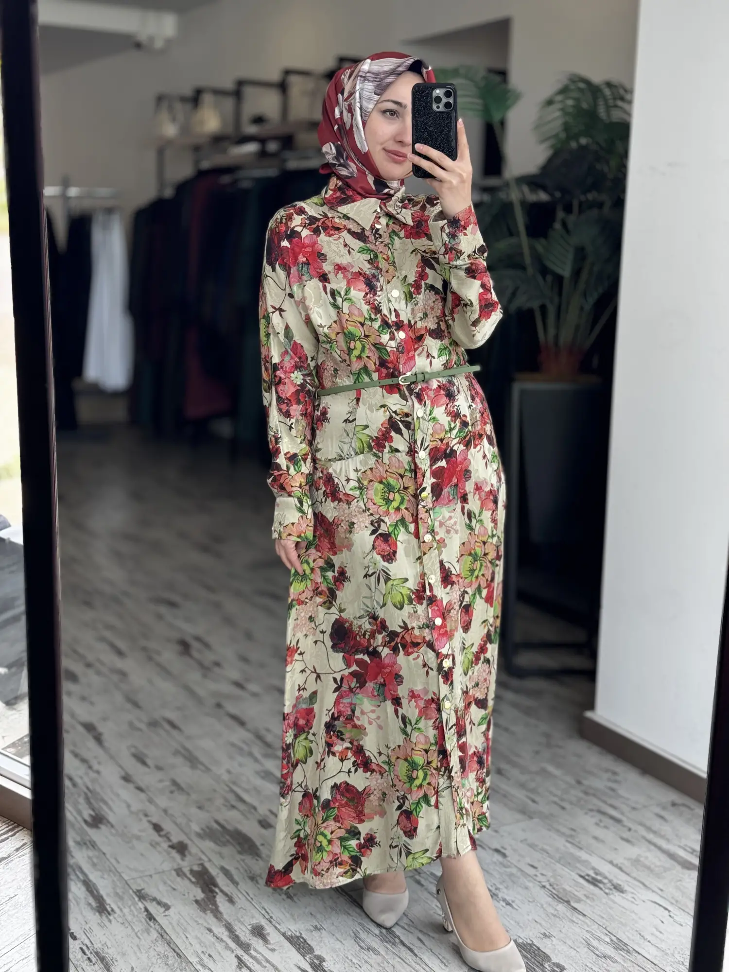 Vuu Çiçekli Beli Pensli Cupra İpek Elbise