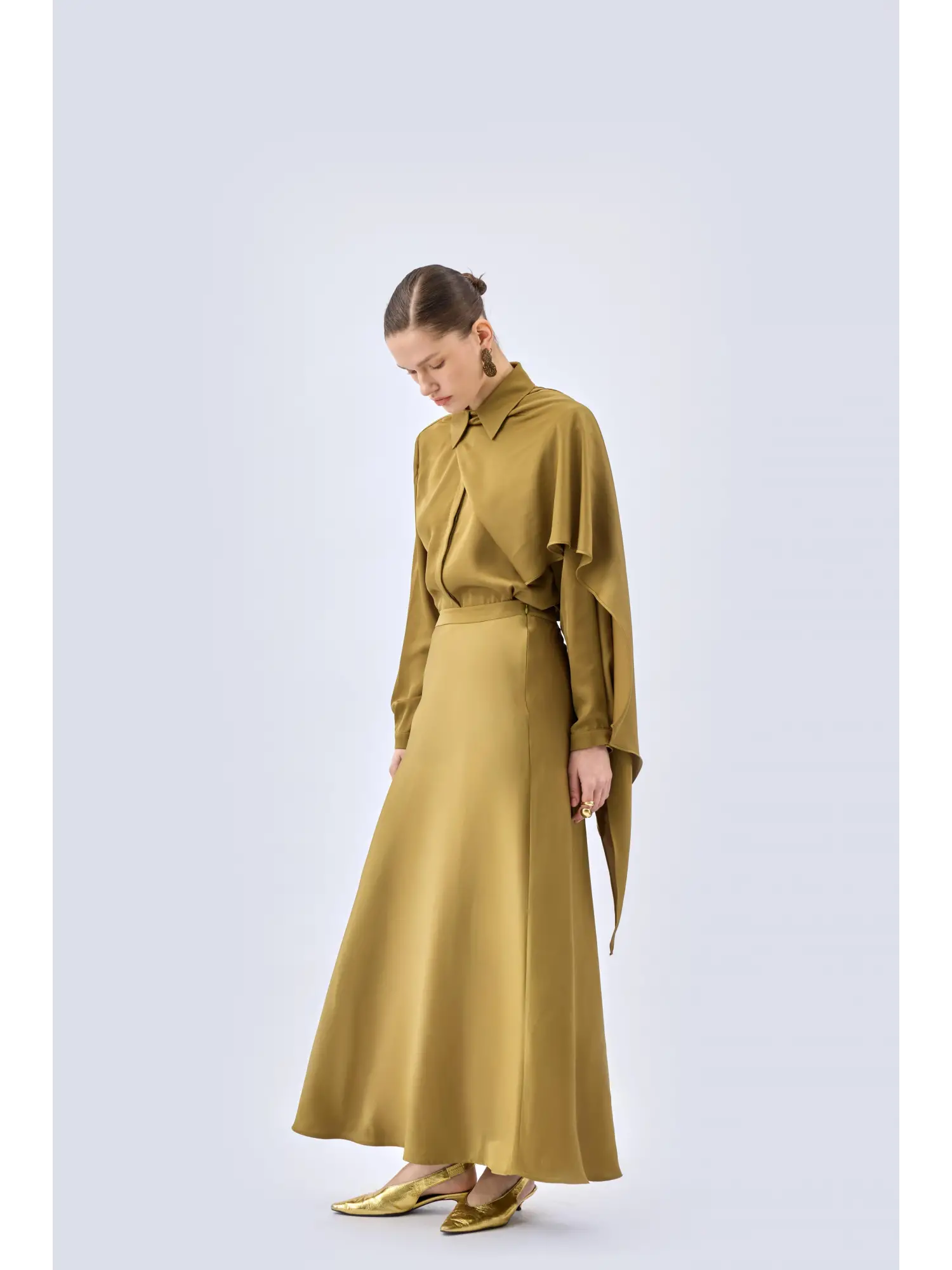 QooQ Store Şal Aksesuarlı Saten Gömlek Etek Takım 26SS218