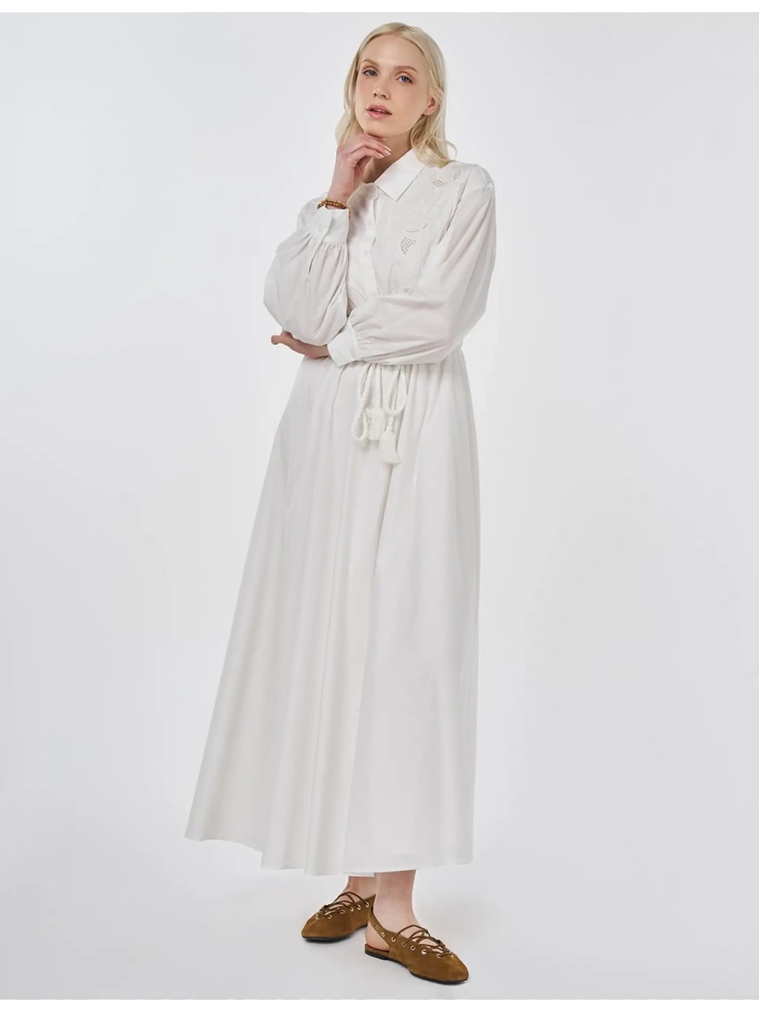 Kayra Nakış Detaylı Beli Büzgülü Poplin Elbise KA23049