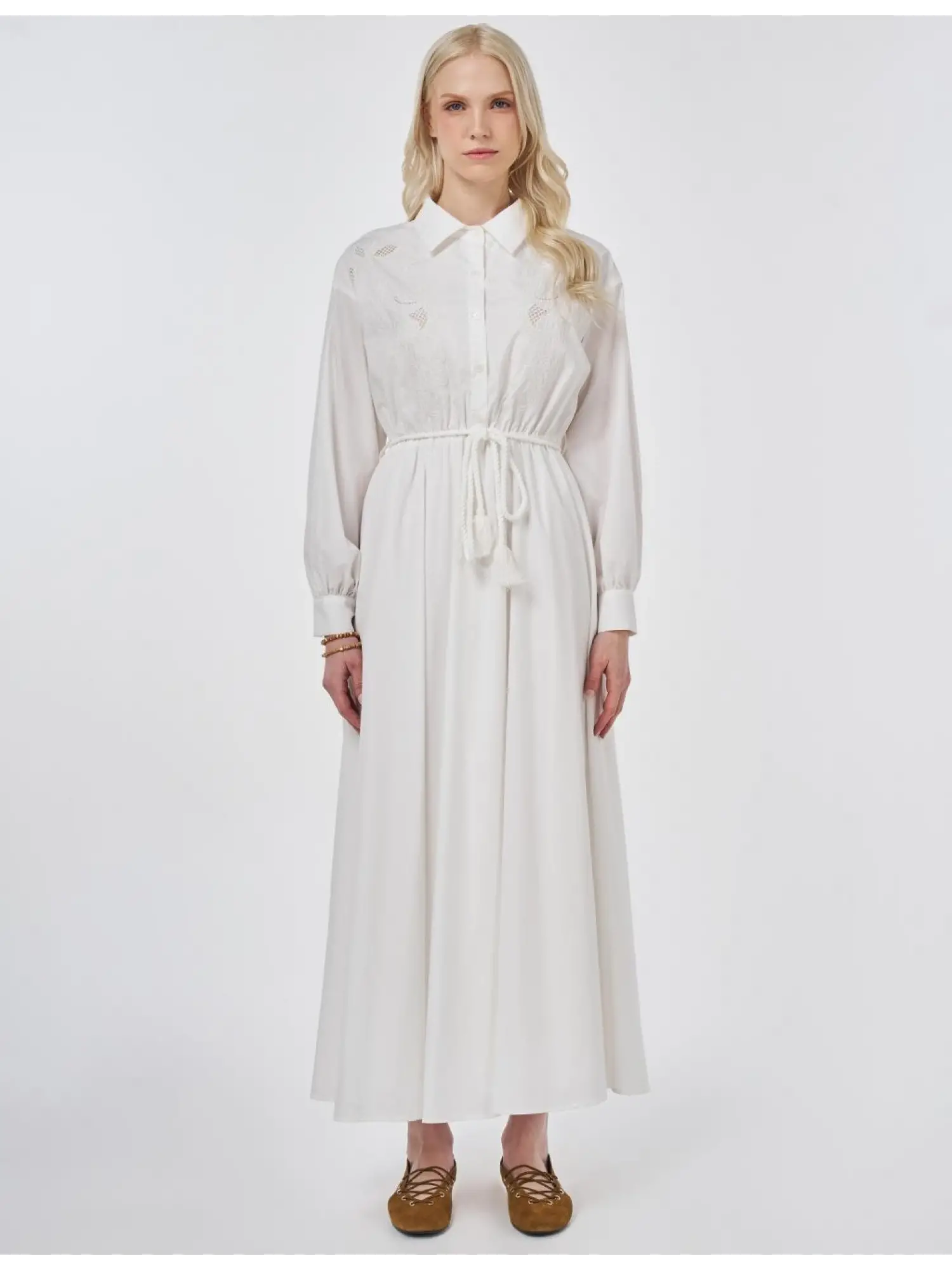 Kayra Nakış Detaylı Beli Büzgülü Poplin Elbise KA23049