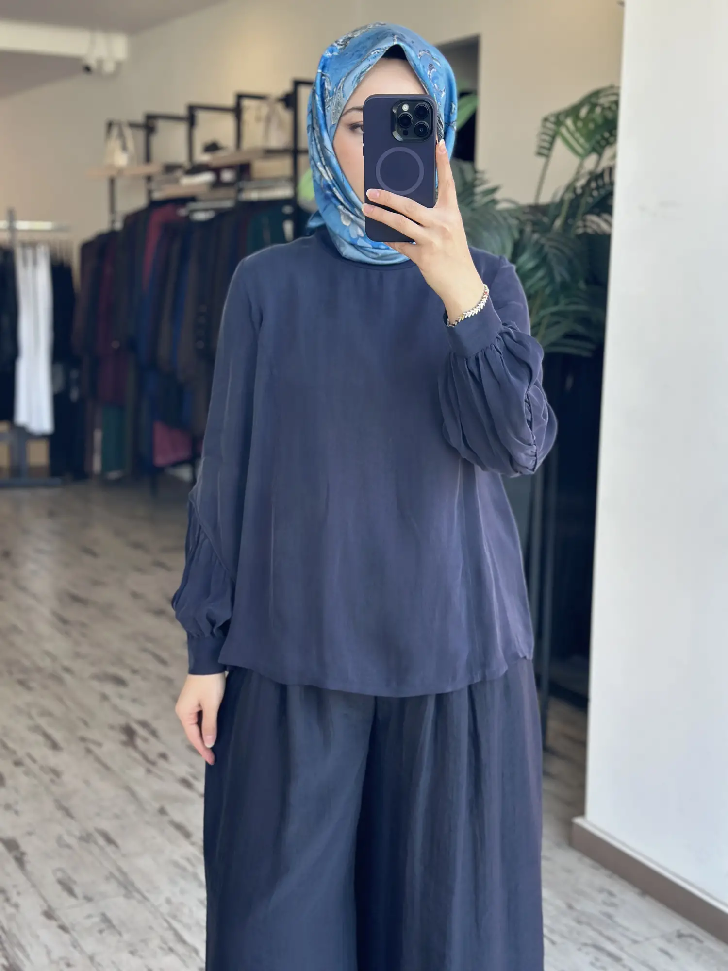 Misswhence Kolları Biyeli Manşet Detaylı Cupra İpek Bluz 39023