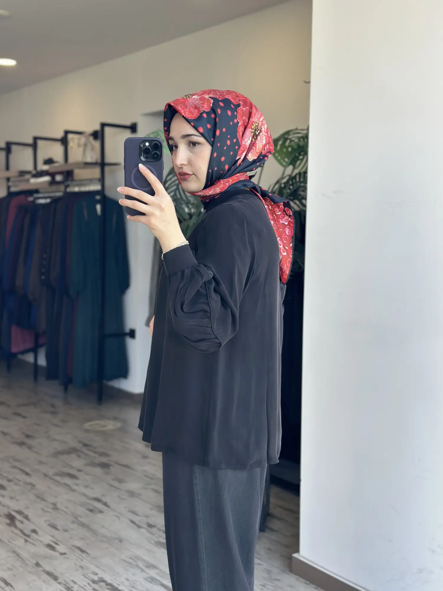 Misswhence Kolları Biyeli Manşet Detaylı Cupra İpek Bluz 39023