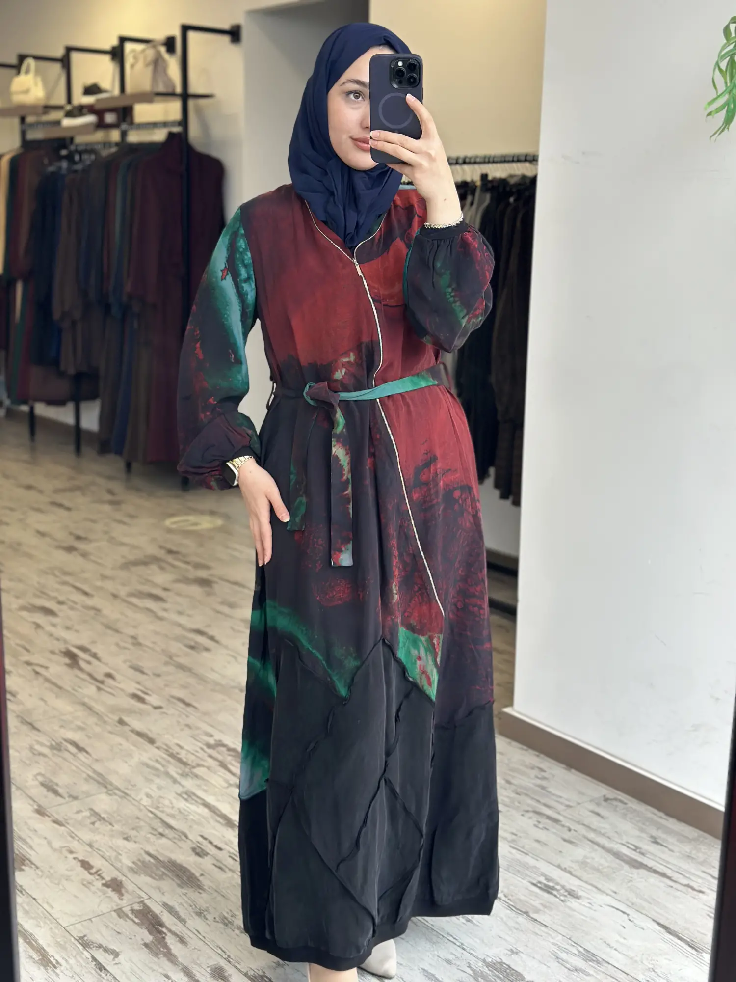 Misswhence Fular ve Fermuar Detaylı Desenli Cupra İpek Elbise 39802