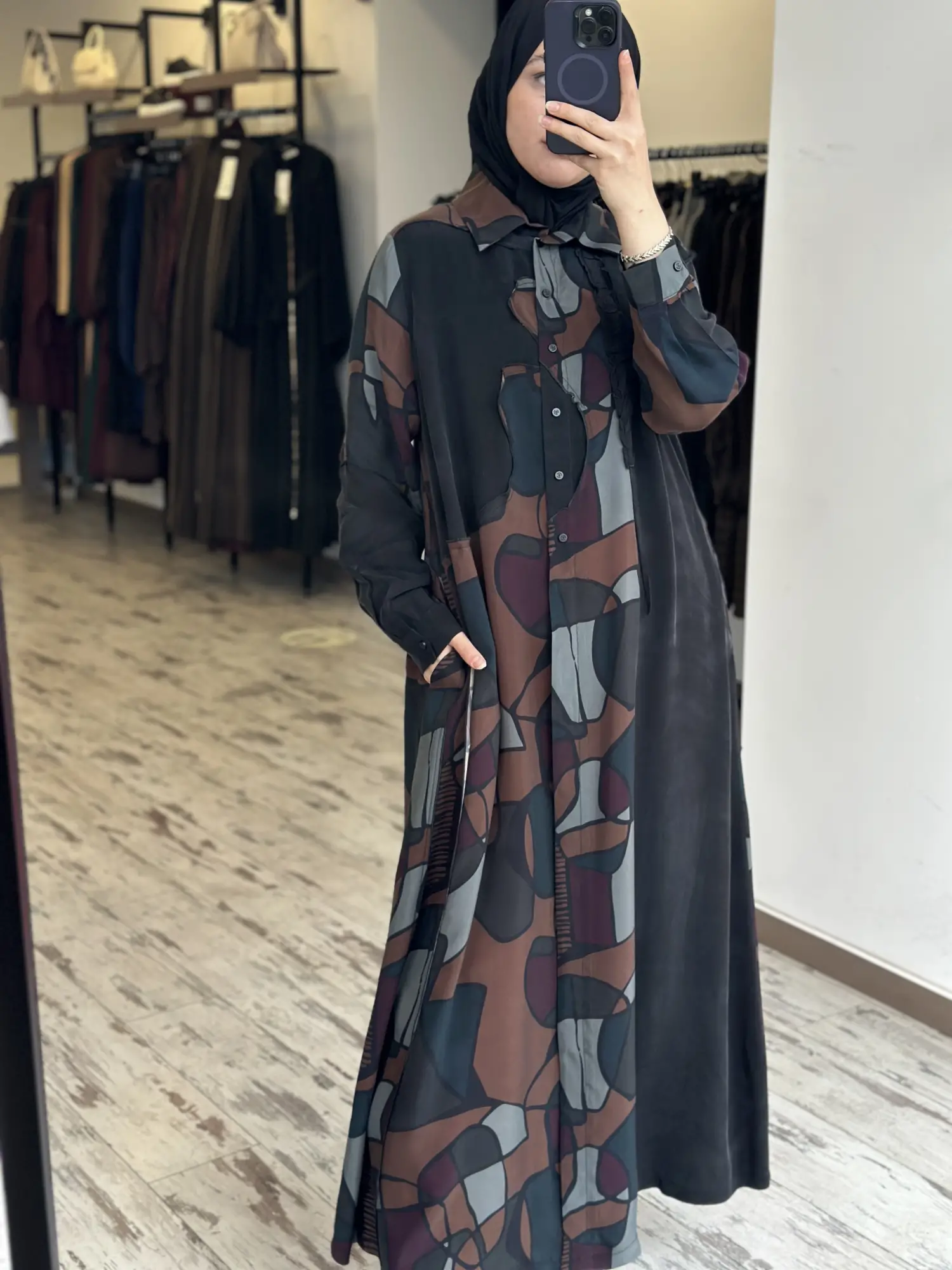 Misswhence Geometrik Desenli Yakası Düğmeli Cupra İpek Büyük Beden Elbise V2576