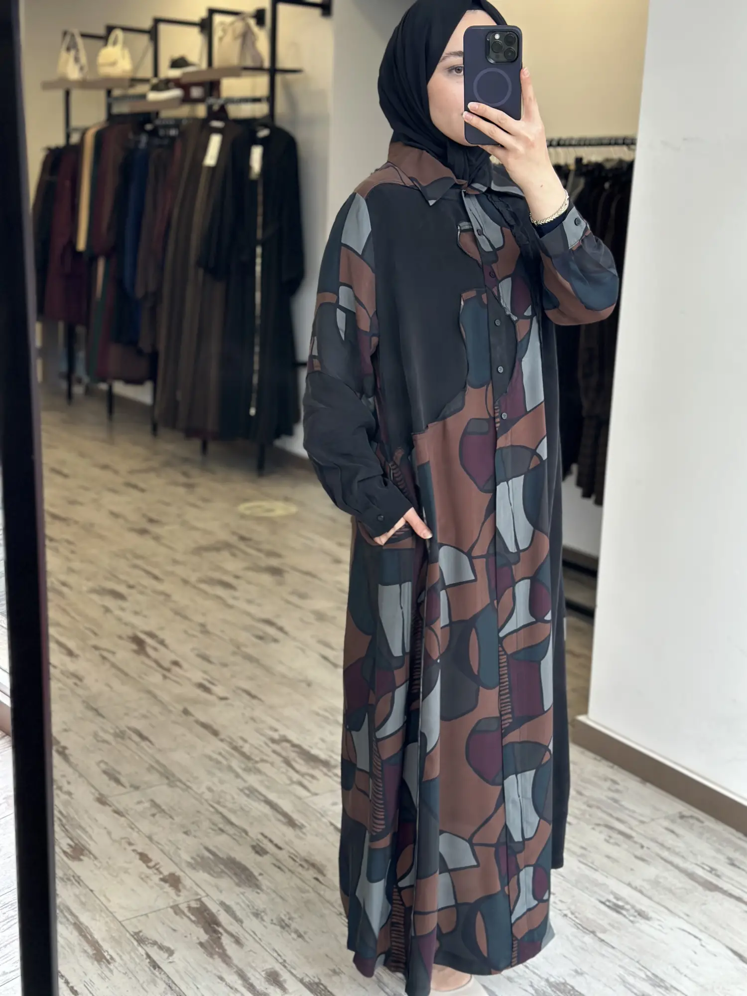 Misswhence Geometrik Desenli Yakası Düğmeli Cupra İpek Büyük Beden Elbise V2576