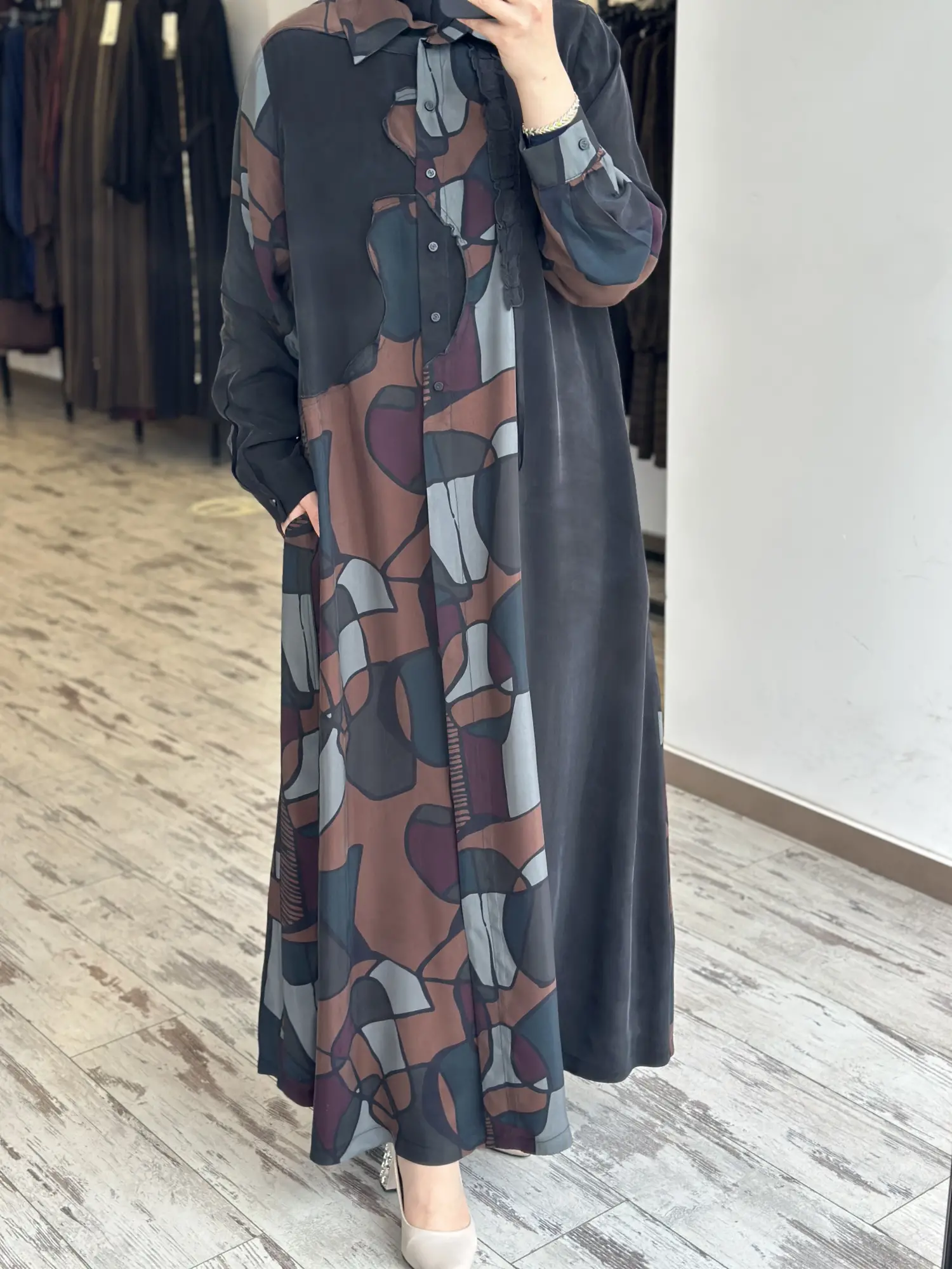 Misswhence Geometrik Desenli Yakası Düğmeli Cupra İpek Büyük Beden Elbise V2576