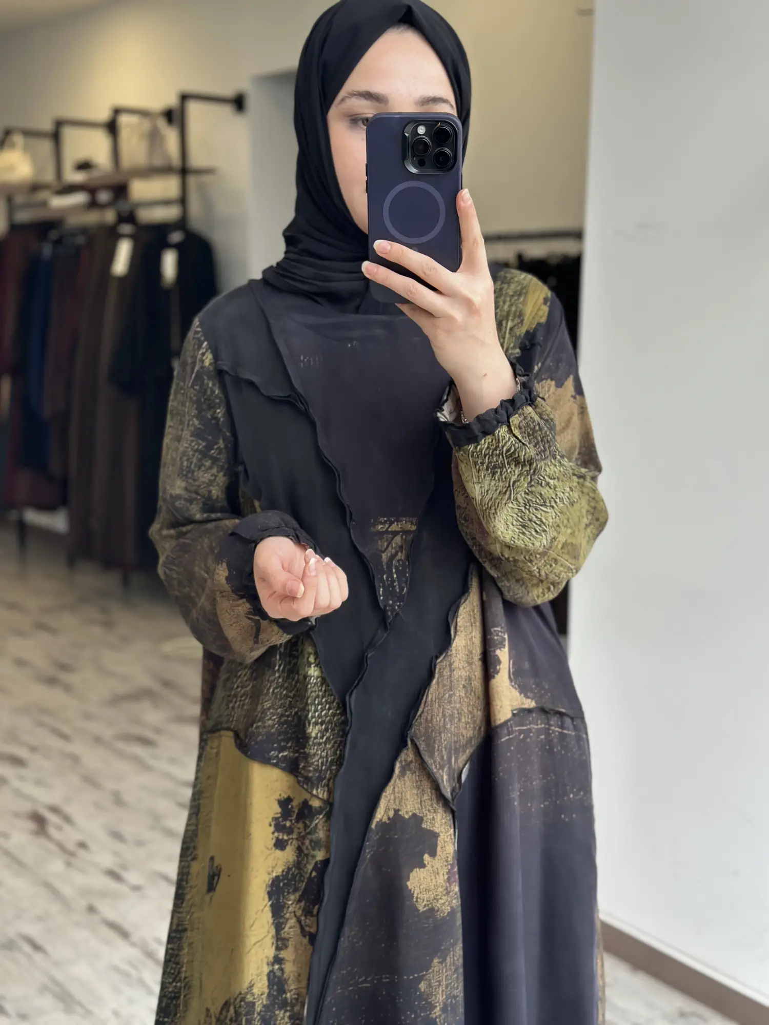 Misswhence Dikiş ve Parça Detaylı Desenli Büyük Beden Cupra İpek ElbiseV3350