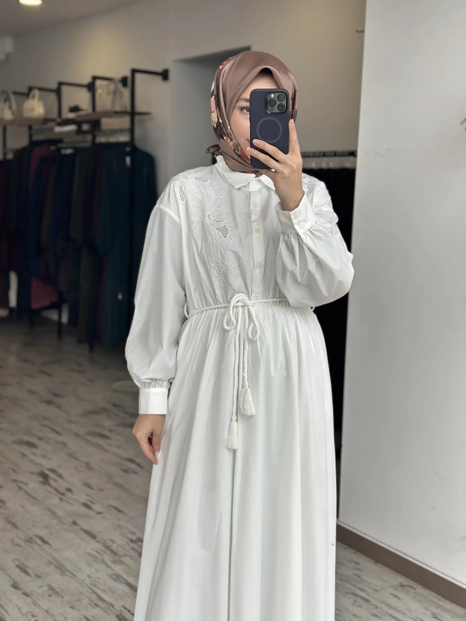 Kayra Nakış Detaylı Beli Büzgülü Poplin Elbise KA23049