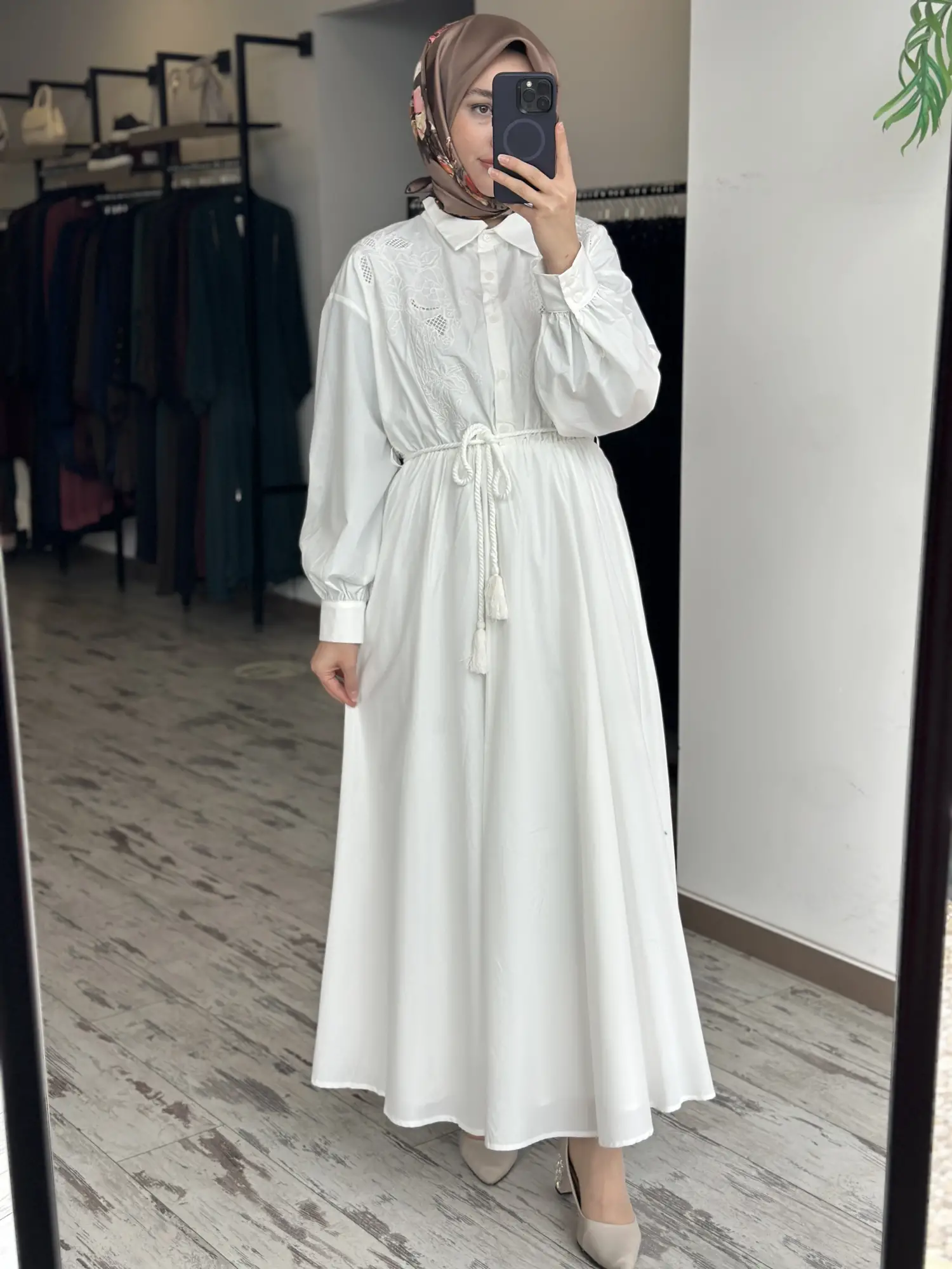Kayra Nakış Detaylı Beli Büzgülü Poplin Elbise KA23049